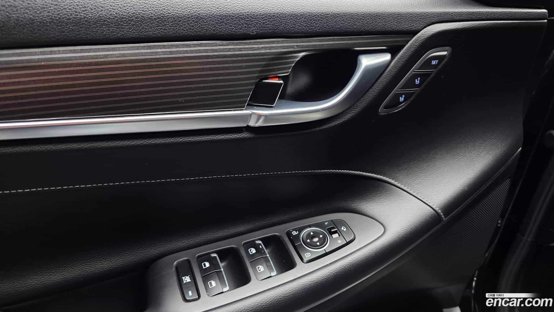 Grandeur Hyundai 2018.5-OPTION-043