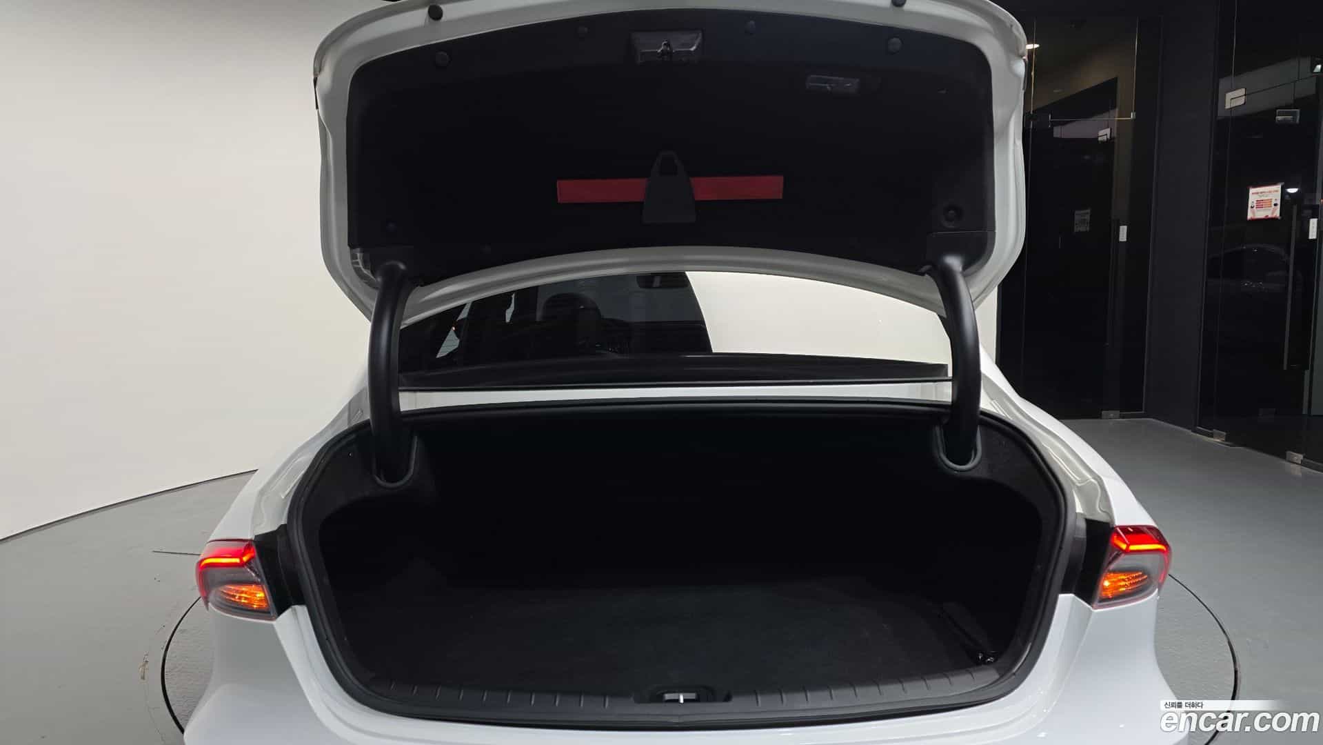 Grandeur Hyundai 2021.1-OPTION-024