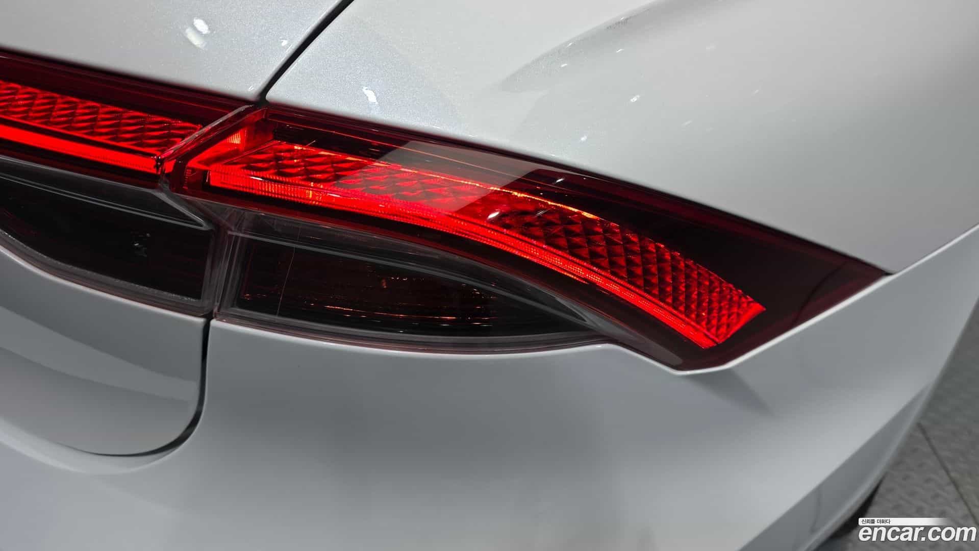 Grandeur Hyundai 2021.1-OUTER-033