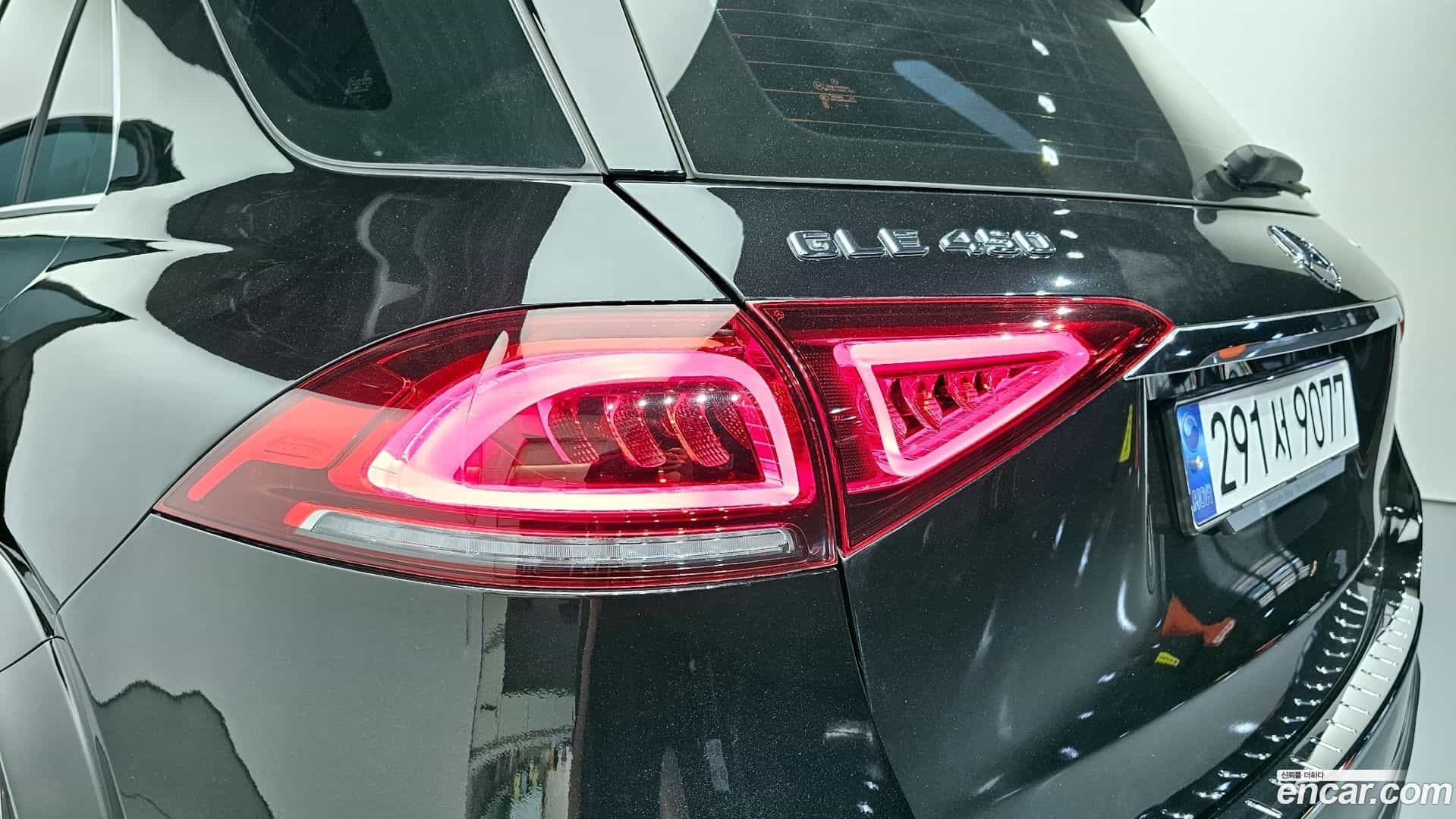 GLE-Class Mercedes-Benz 2019.9-OUTER-033