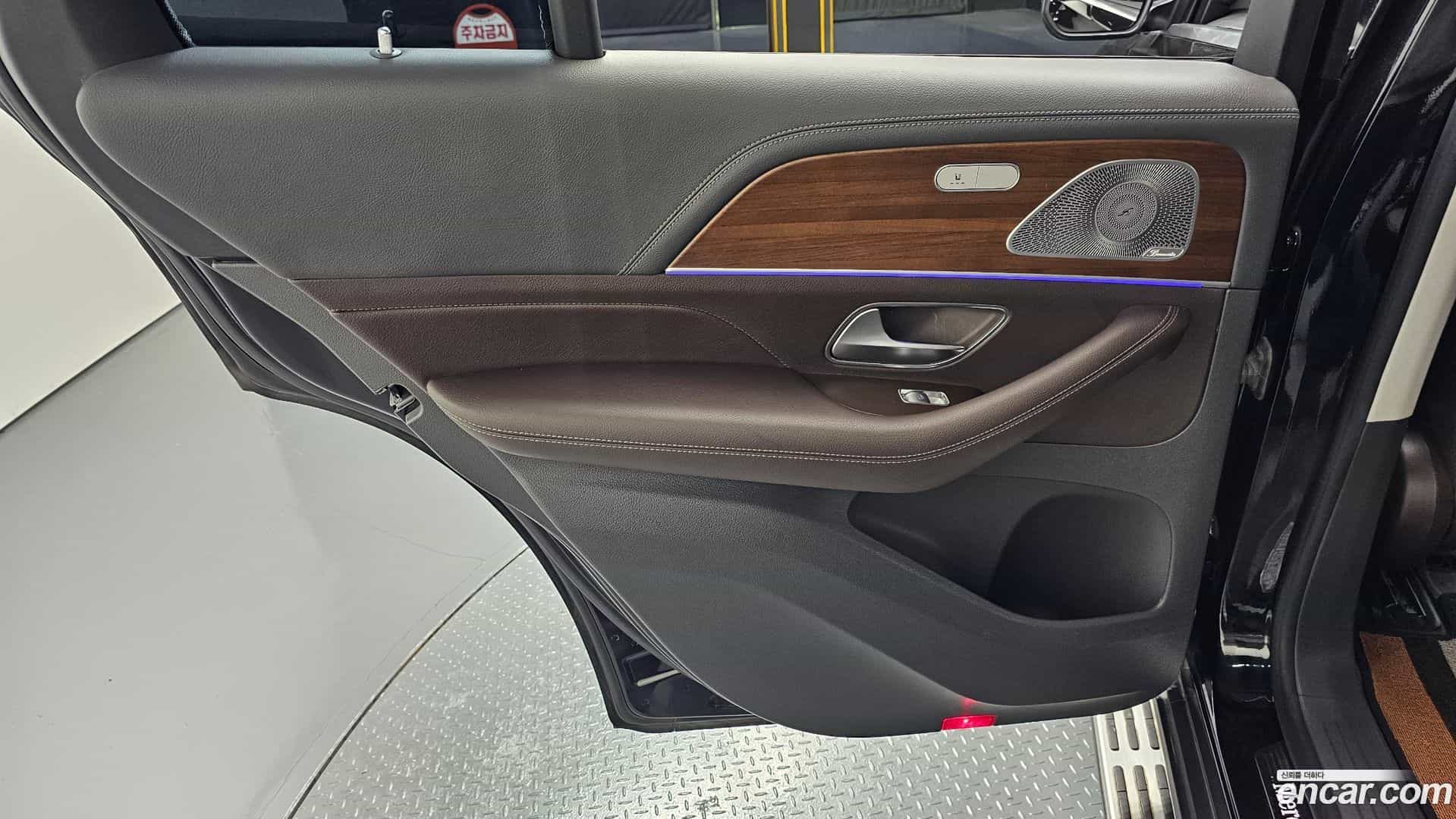 GLE-Class Mercedes-Benz 2019.9-INNER-035