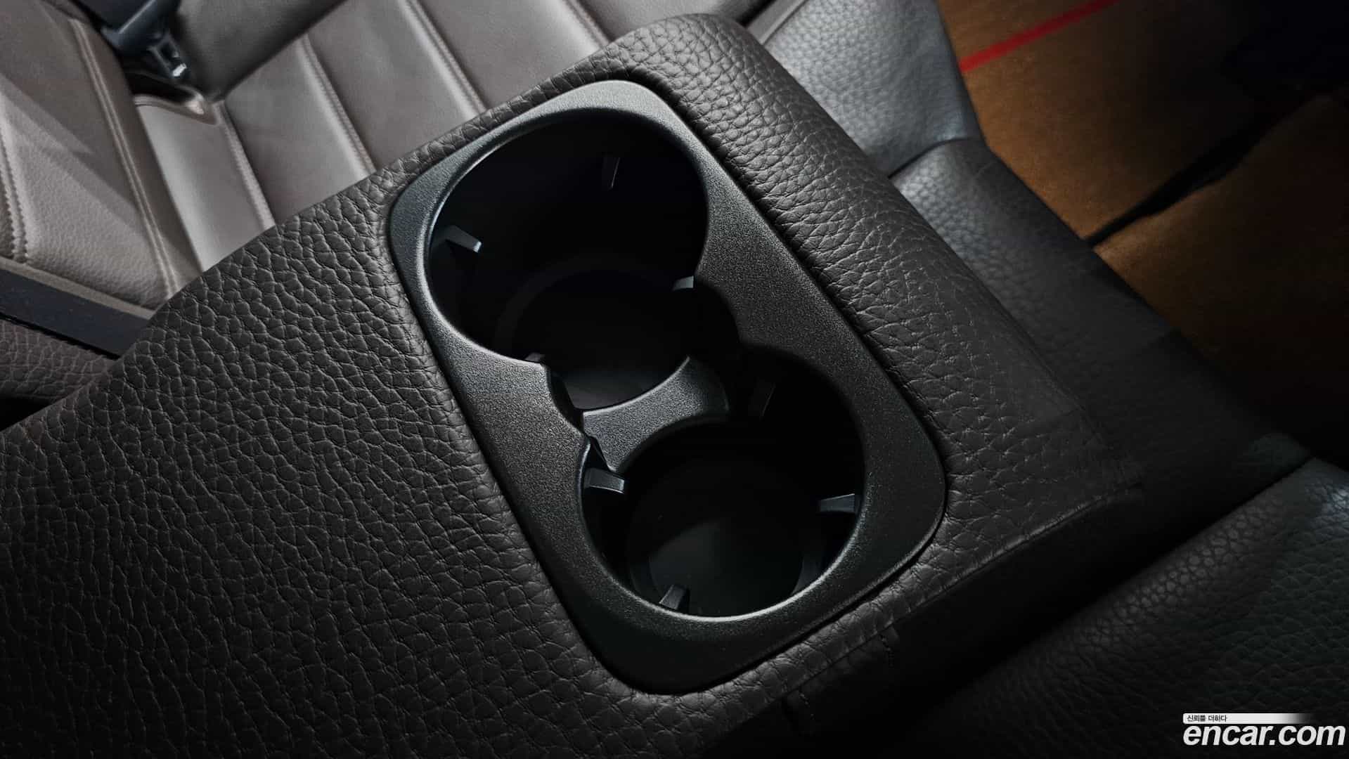 GLE-Class Mercedes-Benz 2019.9-OPTION-043