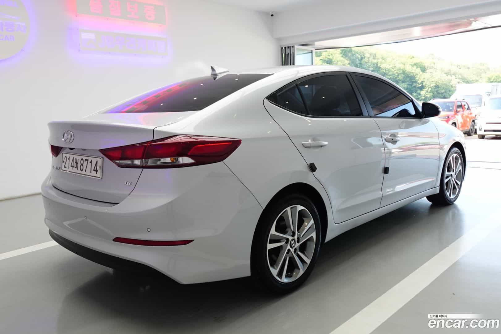 AVANTE Hyundai 2018.5-OUTER-005