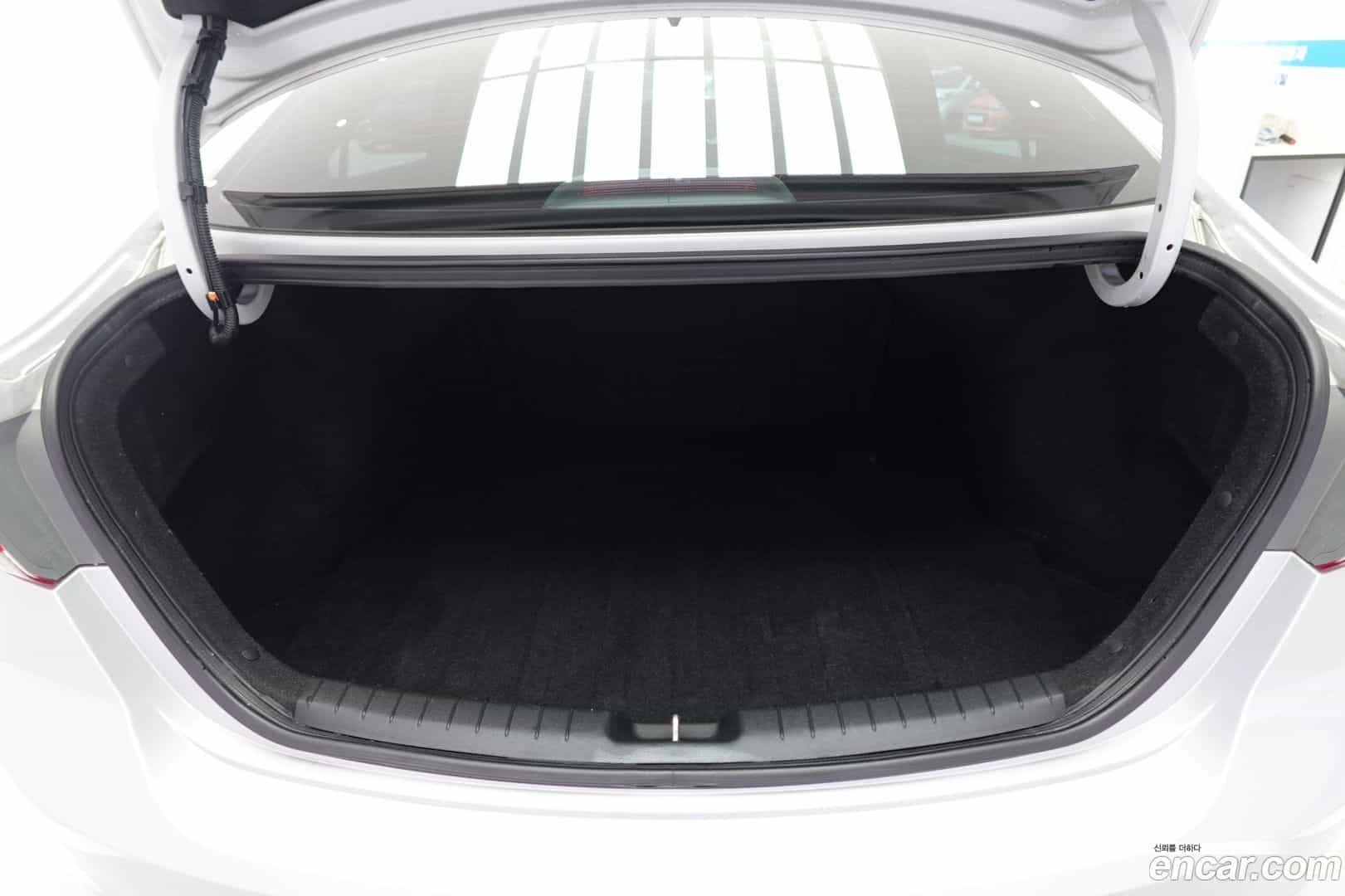 AVANTE Hyundai 2018.5-OUTER-006