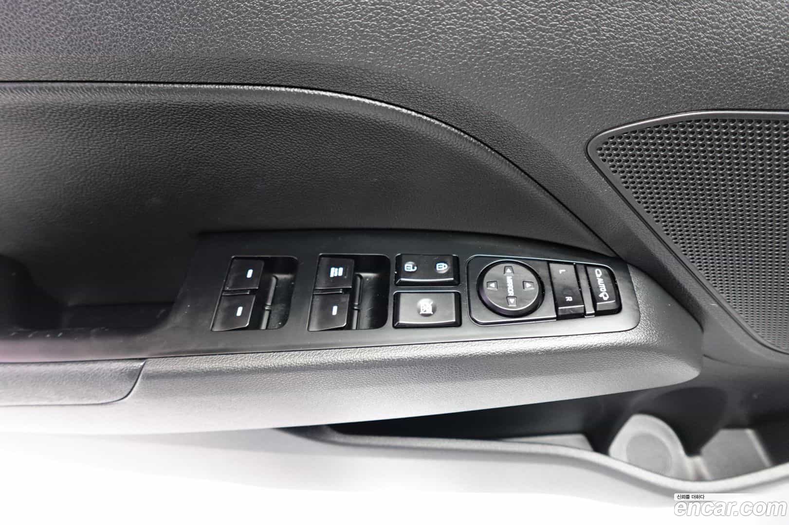 AVANTE Hyundai 2018.5-OPTION-021