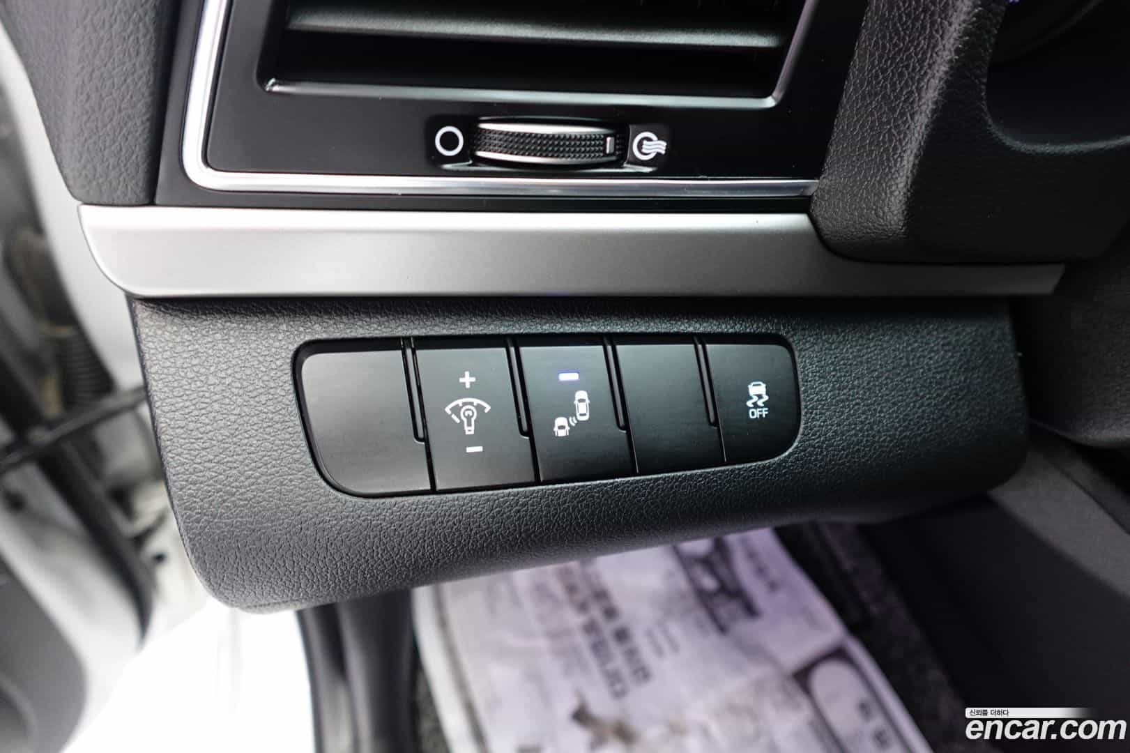AVANTE Hyundai 2018.5-OPTION-022