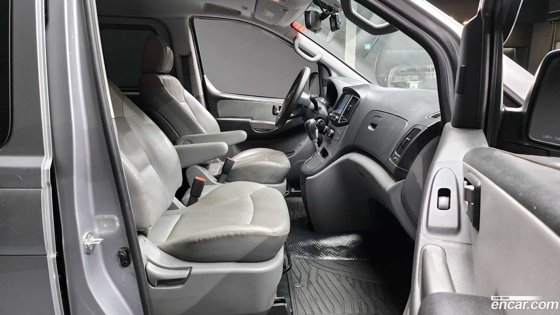 Starex Hyundai 2018.11-INNER-036