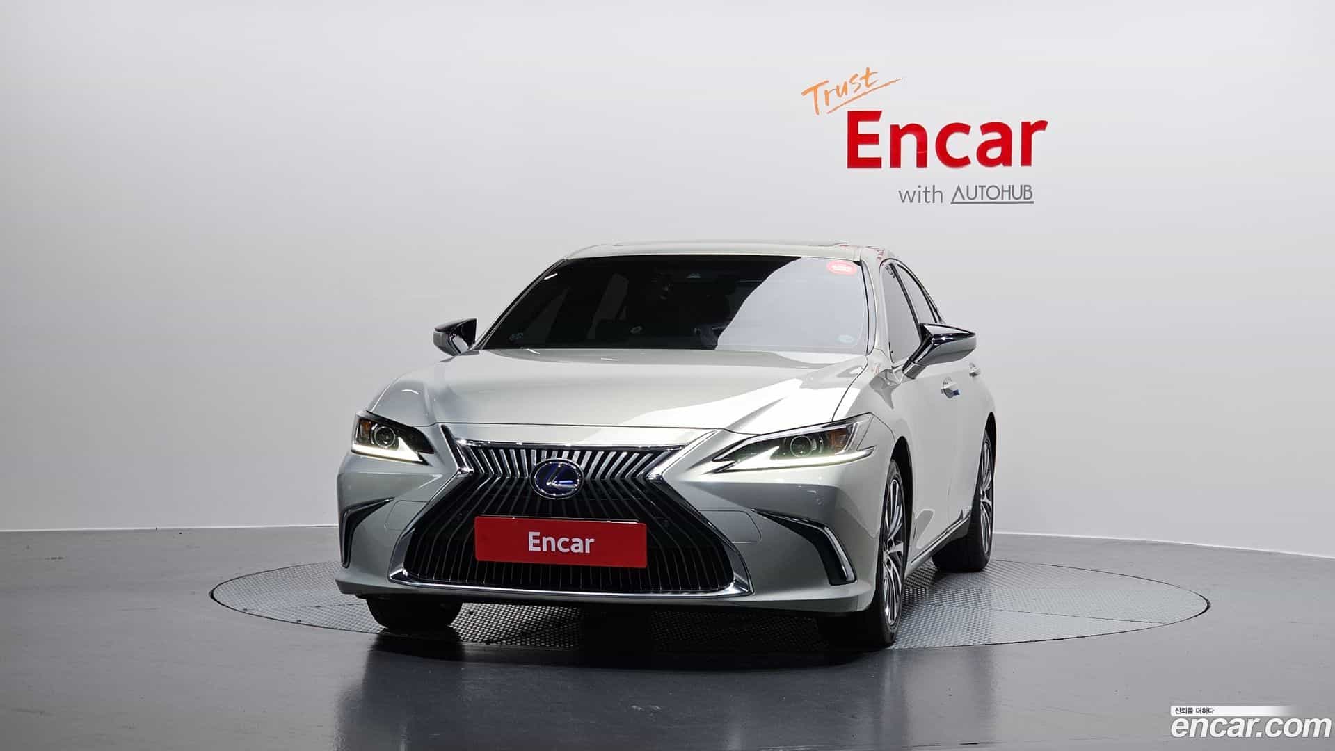 ES Lexus 2018.9-OUTER-003