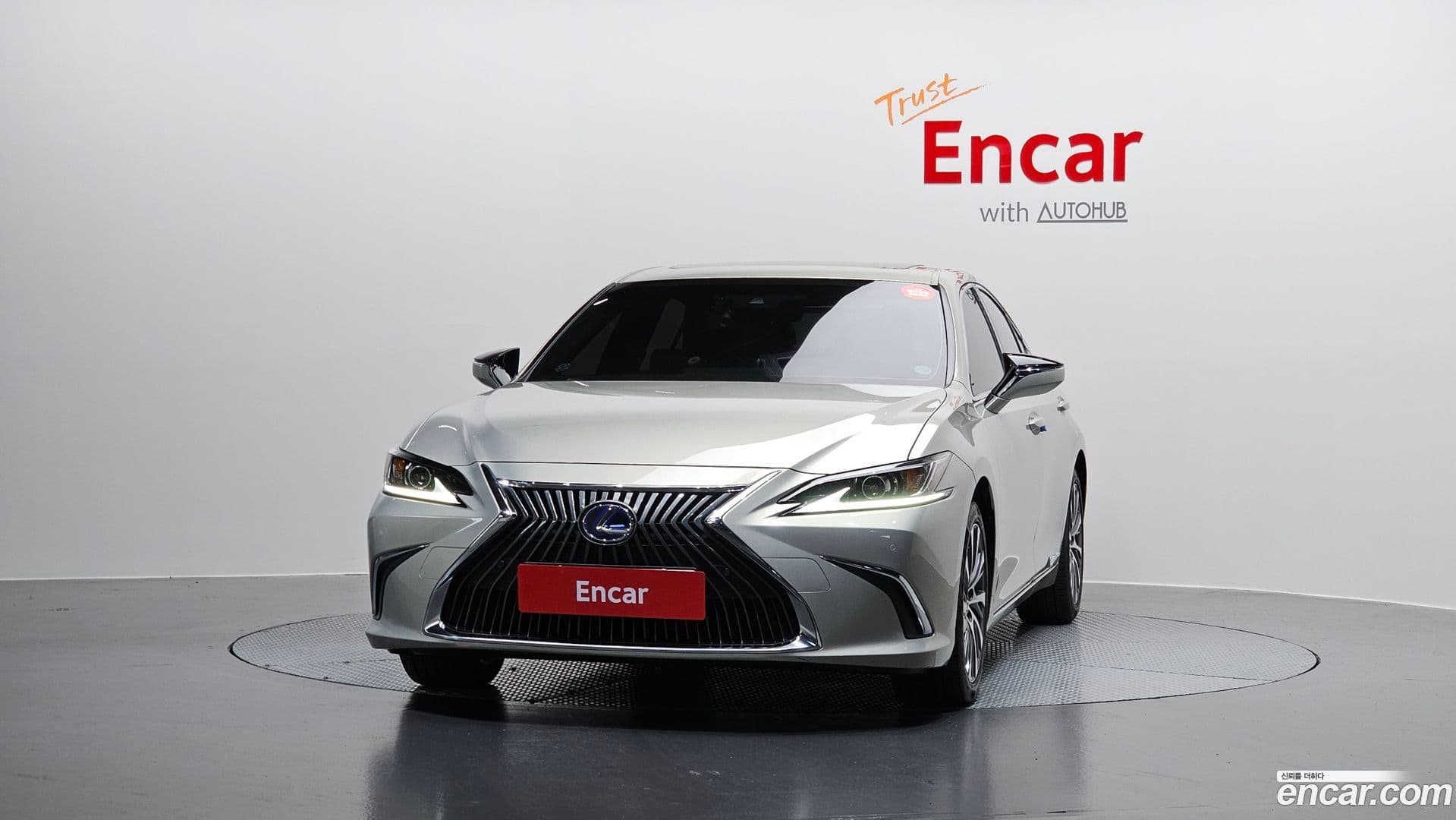 Main__Slider__Photo:ES Lexus 2018.9-2