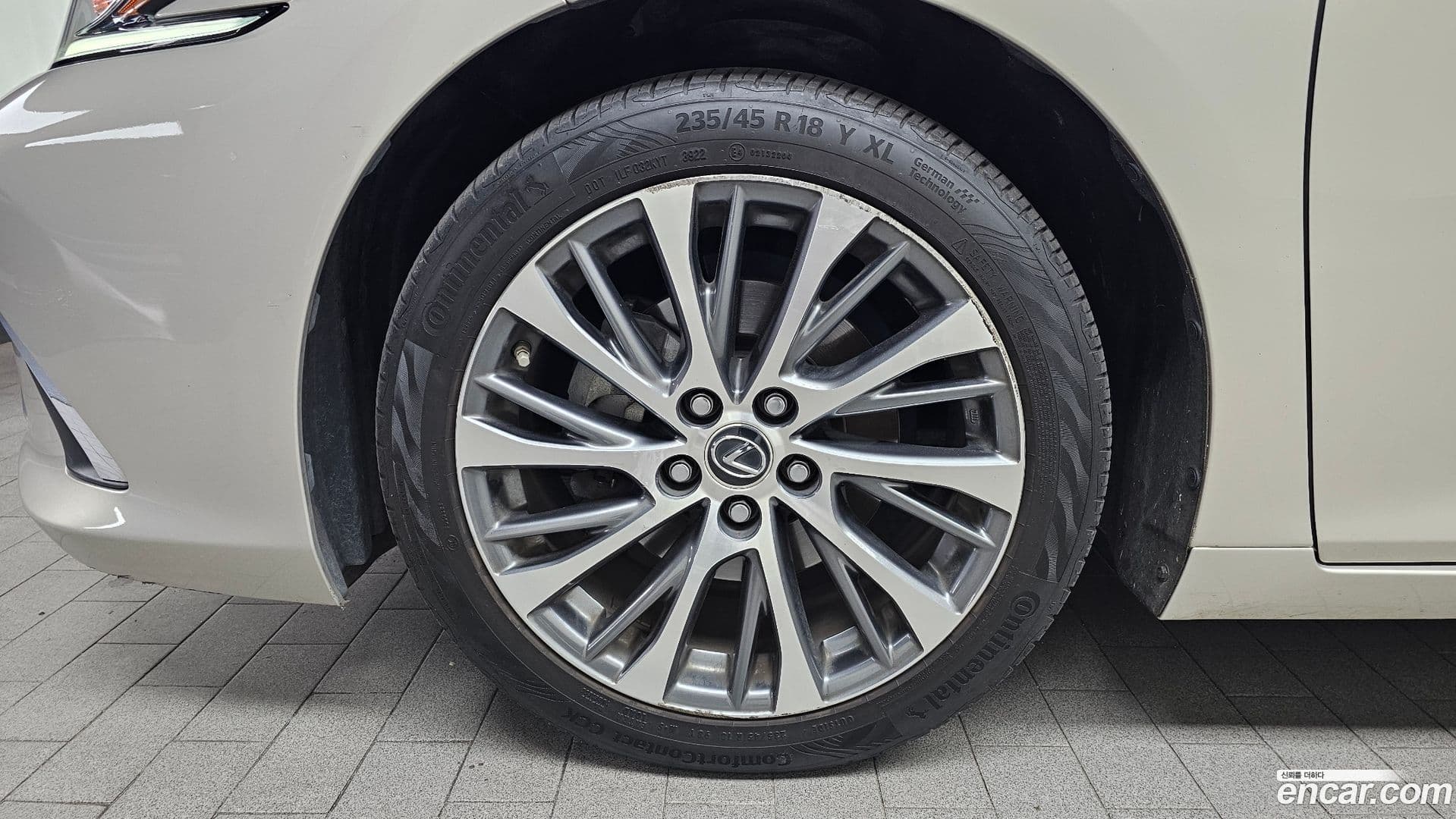 Main__Slider__Photo:ES Lexus 2018.9-4