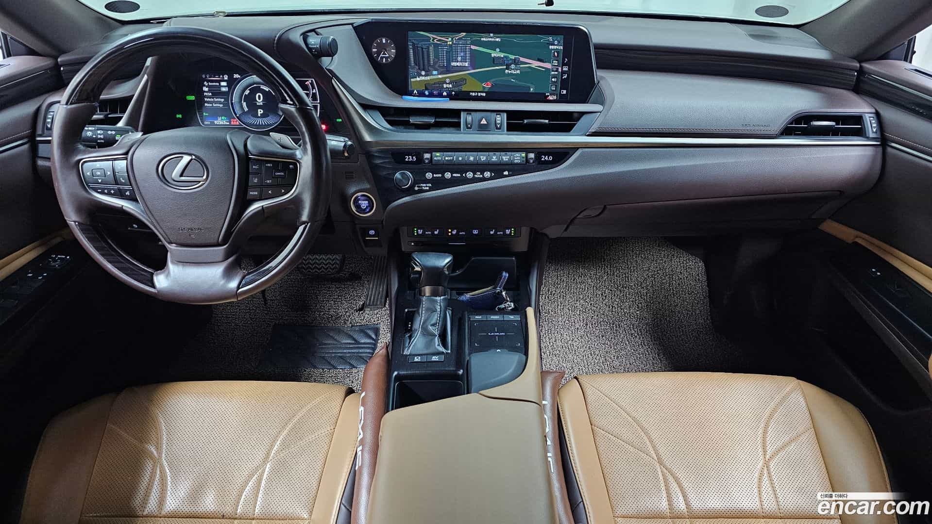 ES Lexus 2018.9-INNER-007
