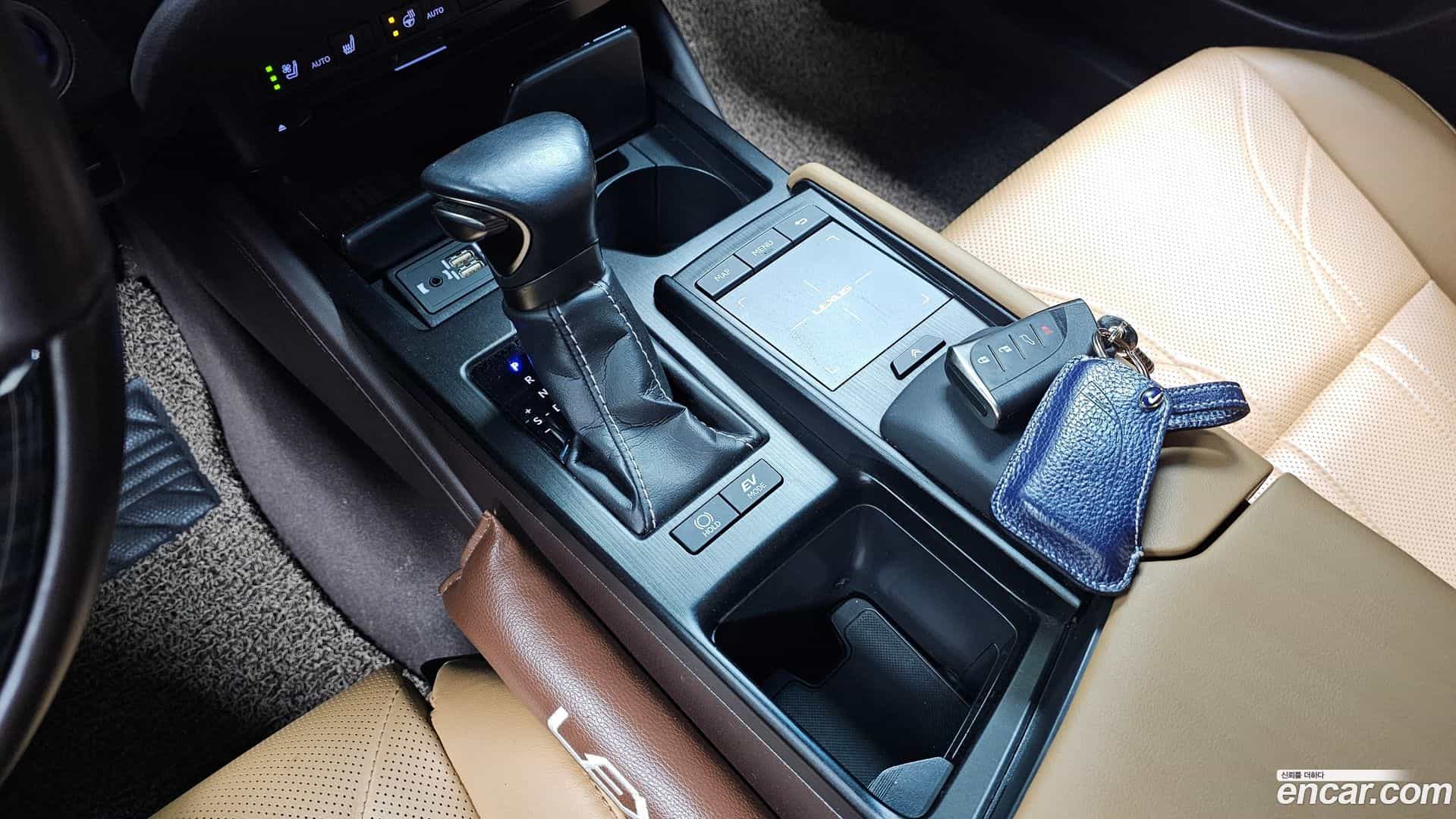 ES Lexus 2018.9-INNER-009