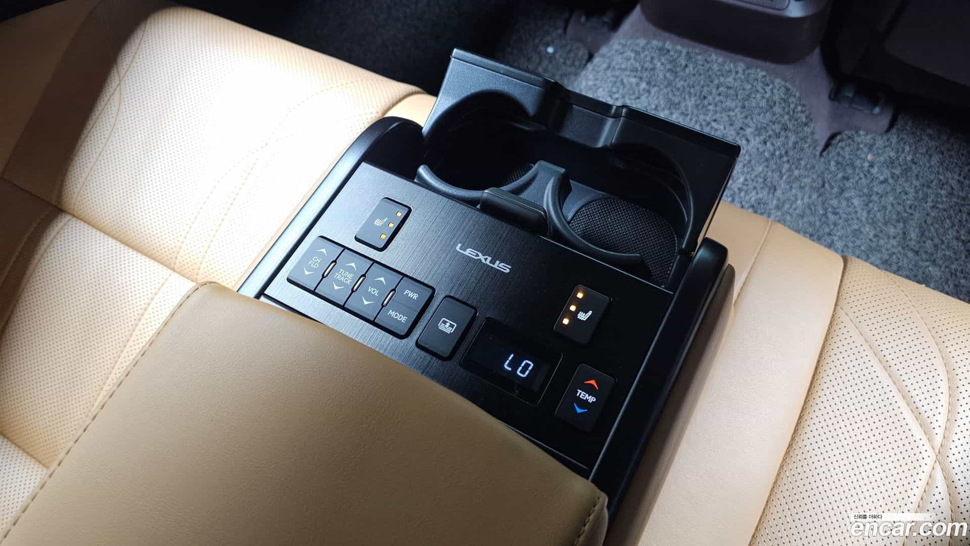 ES Lexus 2018.9-OPTION-022