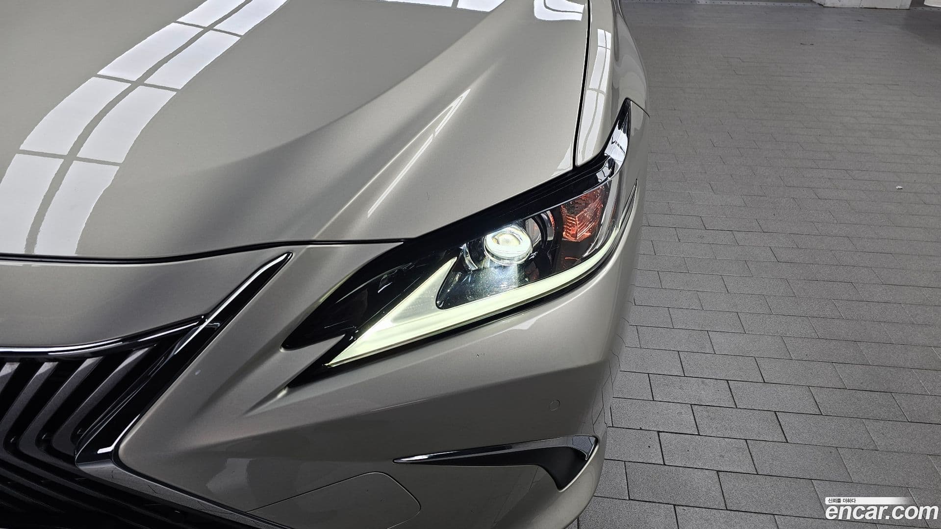 Main__Slider__Photo:ES Lexus 2018.9-21