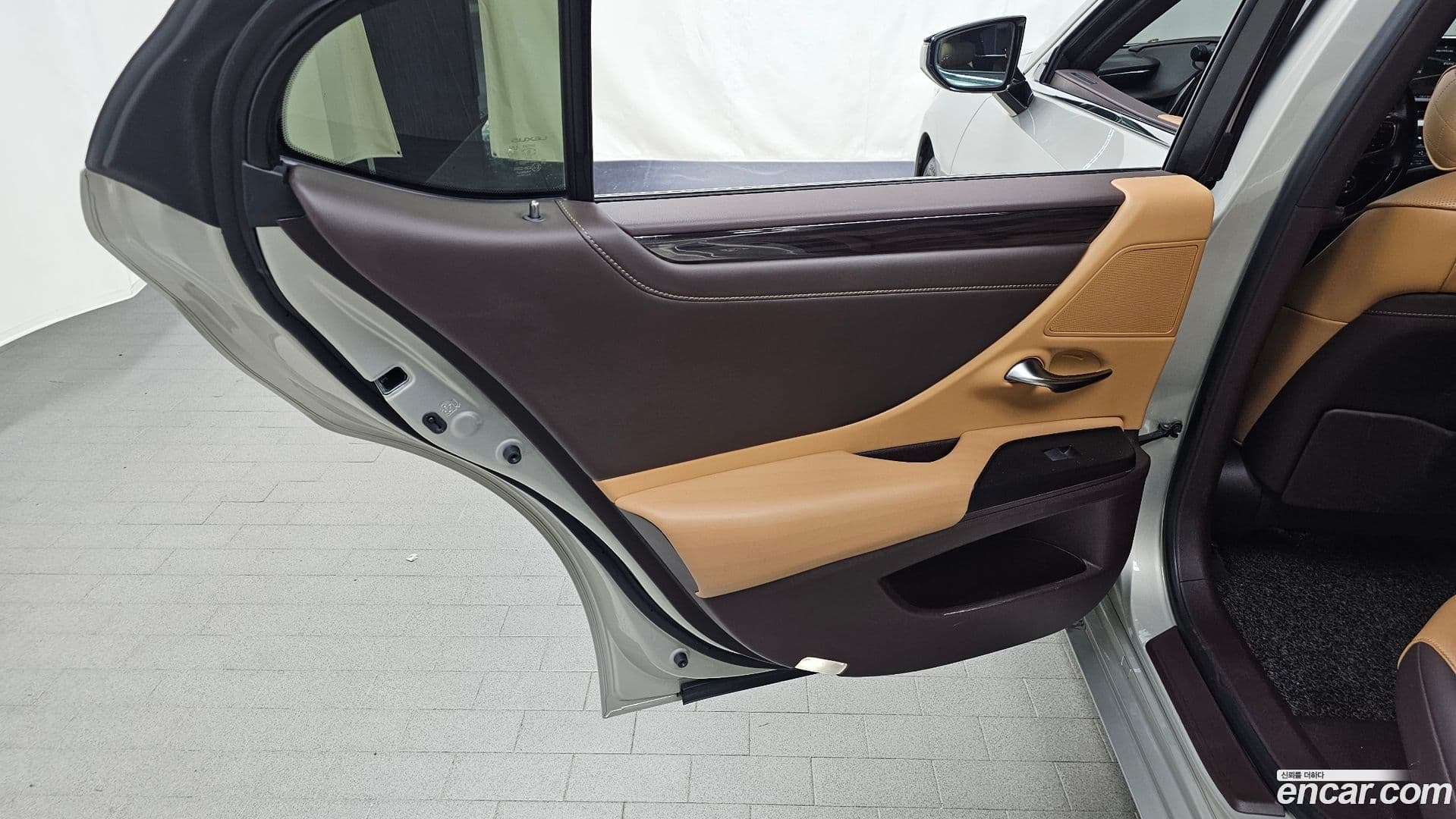 Main__Slider__Photo:ES Lexus 2018.9-24