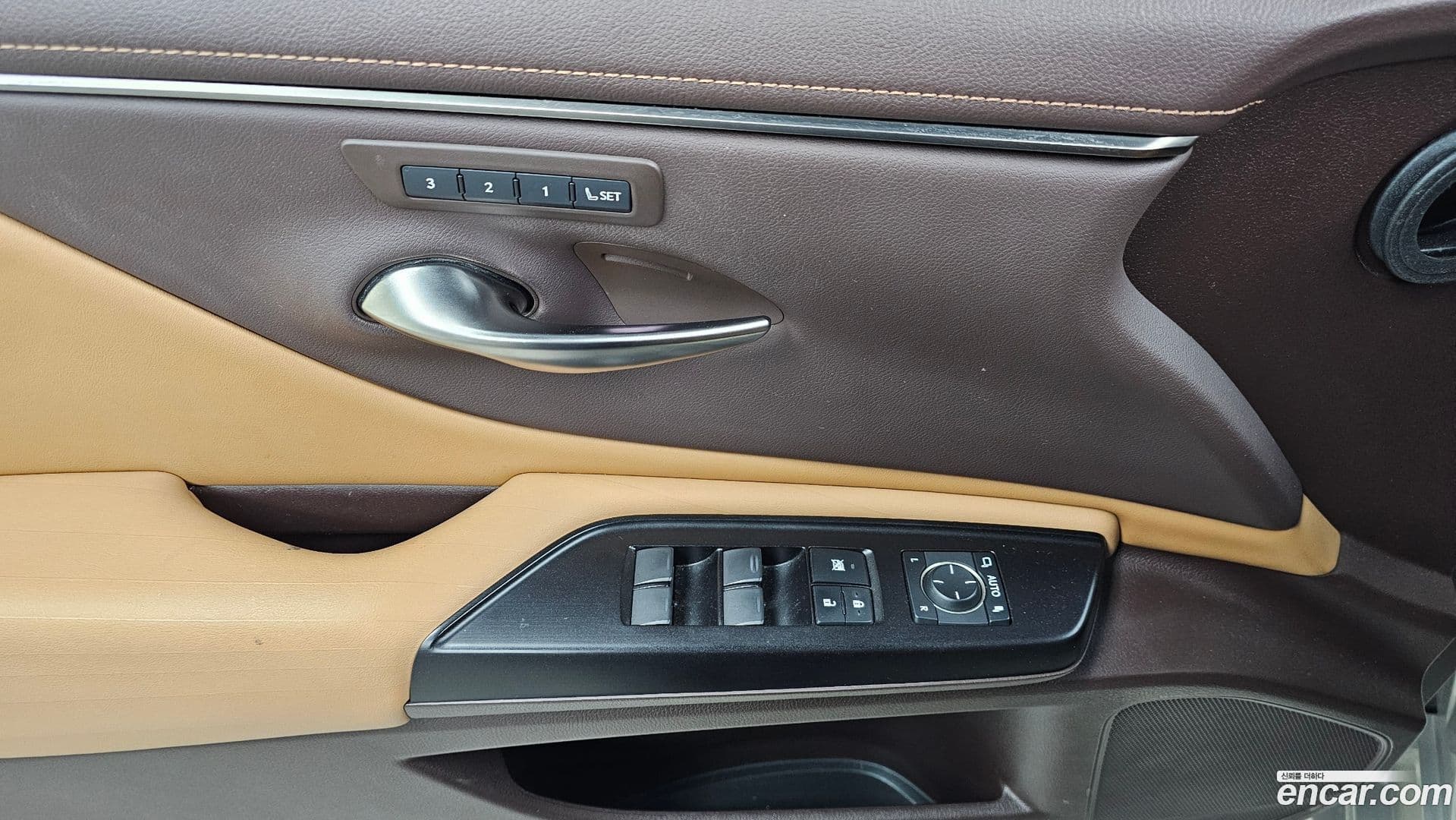 Main__Slider__Photo:ES Lexus 2018.9-30