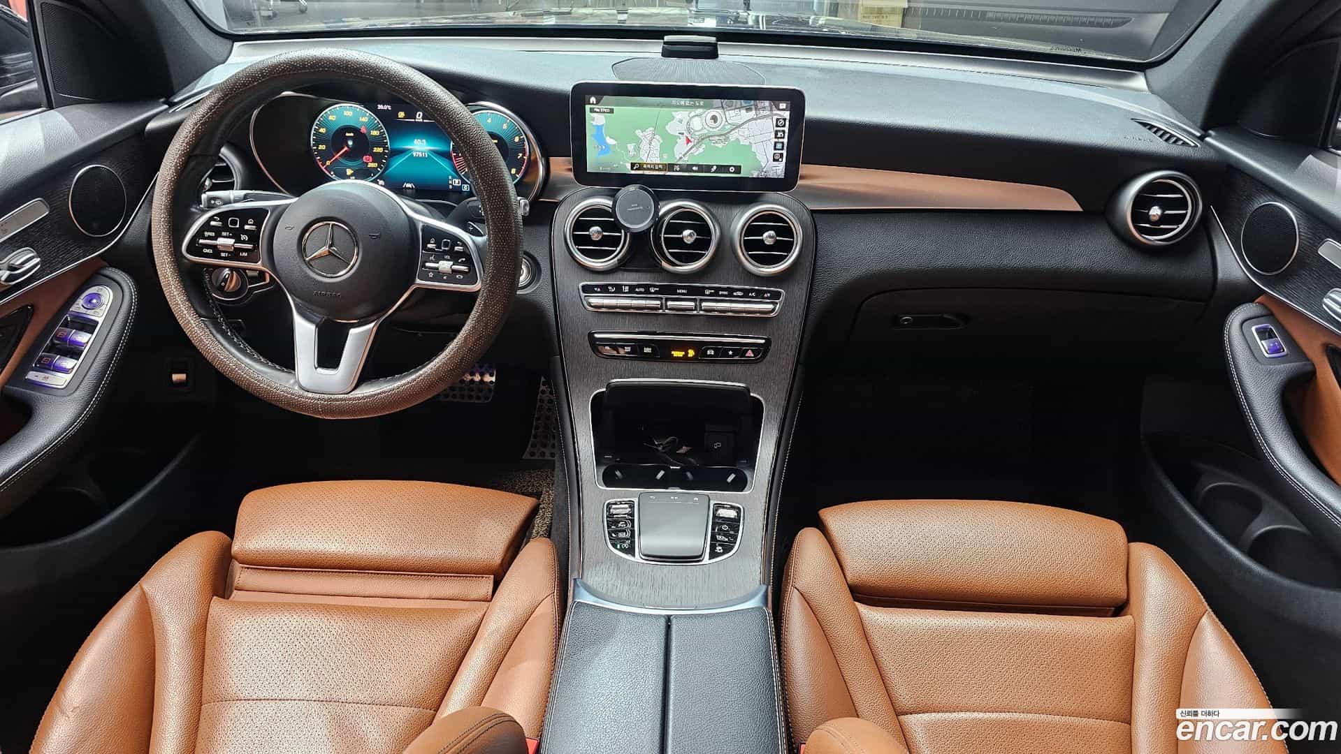 GLC-Class Mercedes-Benz 2020.4-INNER-007