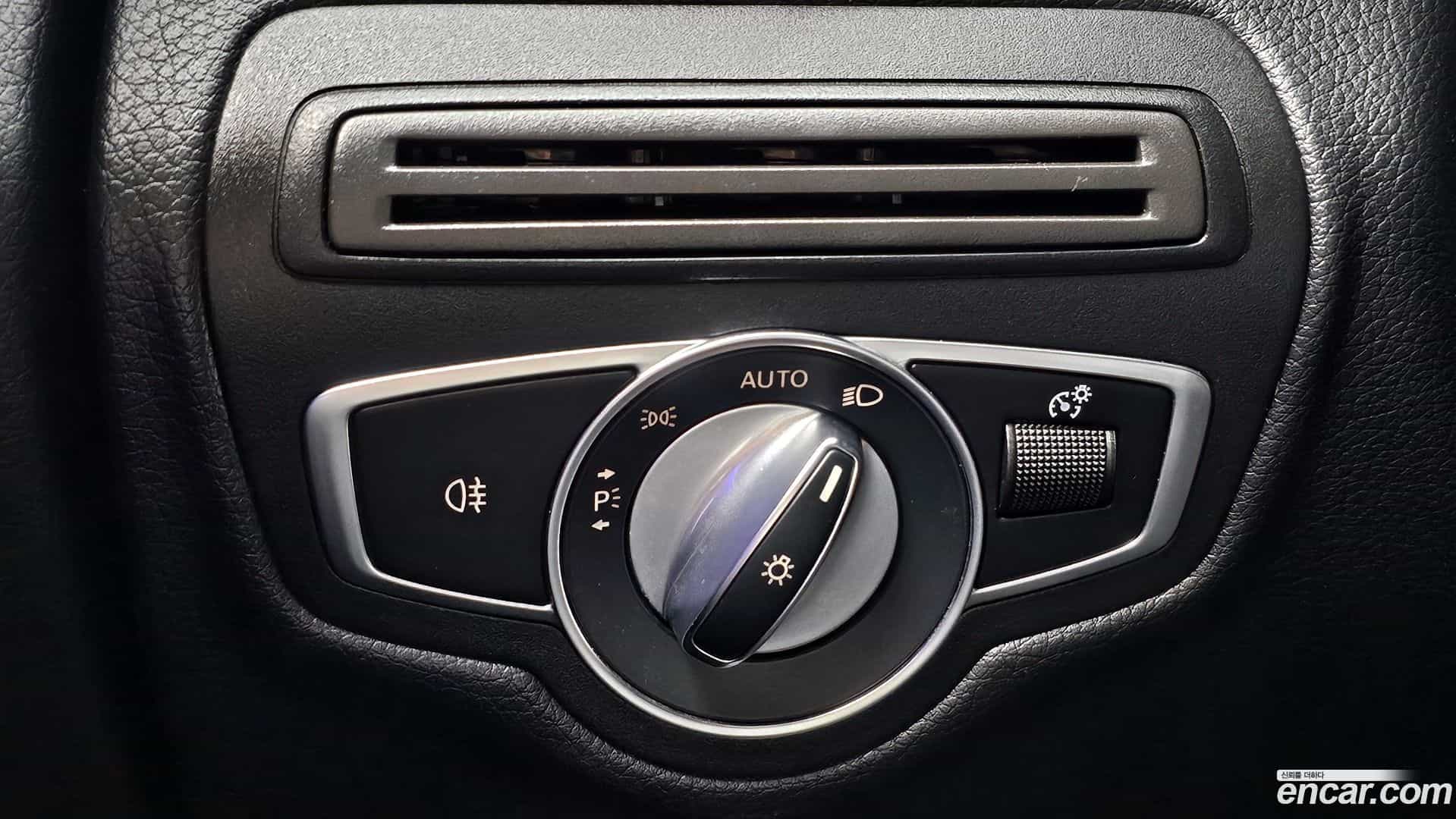 GLC-Class Mercedes-Benz 2020.4-OPTION-040