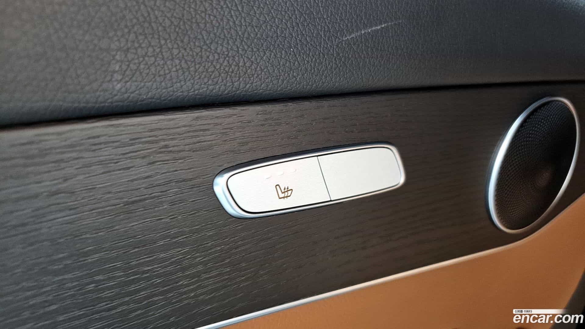GLC-Class Mercedes-Benz 2020.4-OPTION-042
