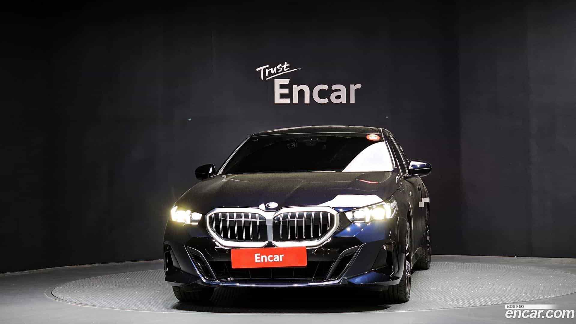 5-Series BMW 2024.8-OUTER-003