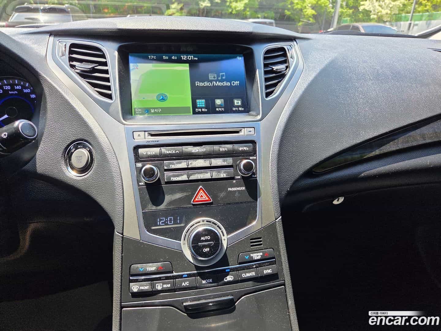 Grandeur Hyundai 2015.0-INNER-010