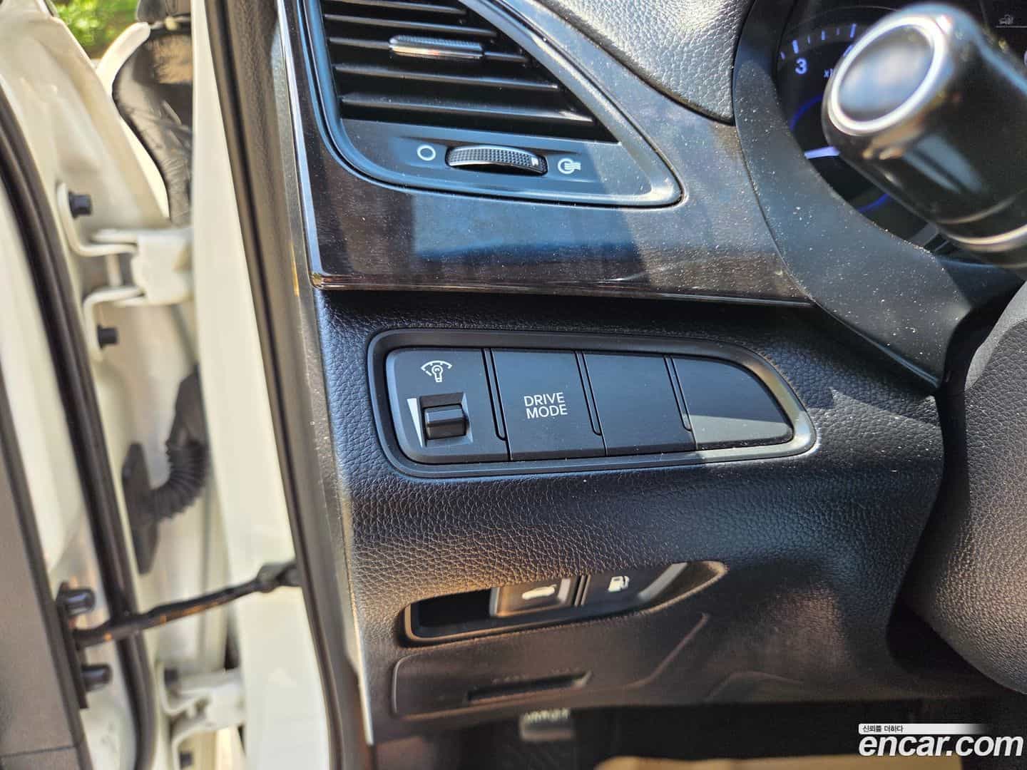 Grandeur Hyundai 2015.0-OPTION-016