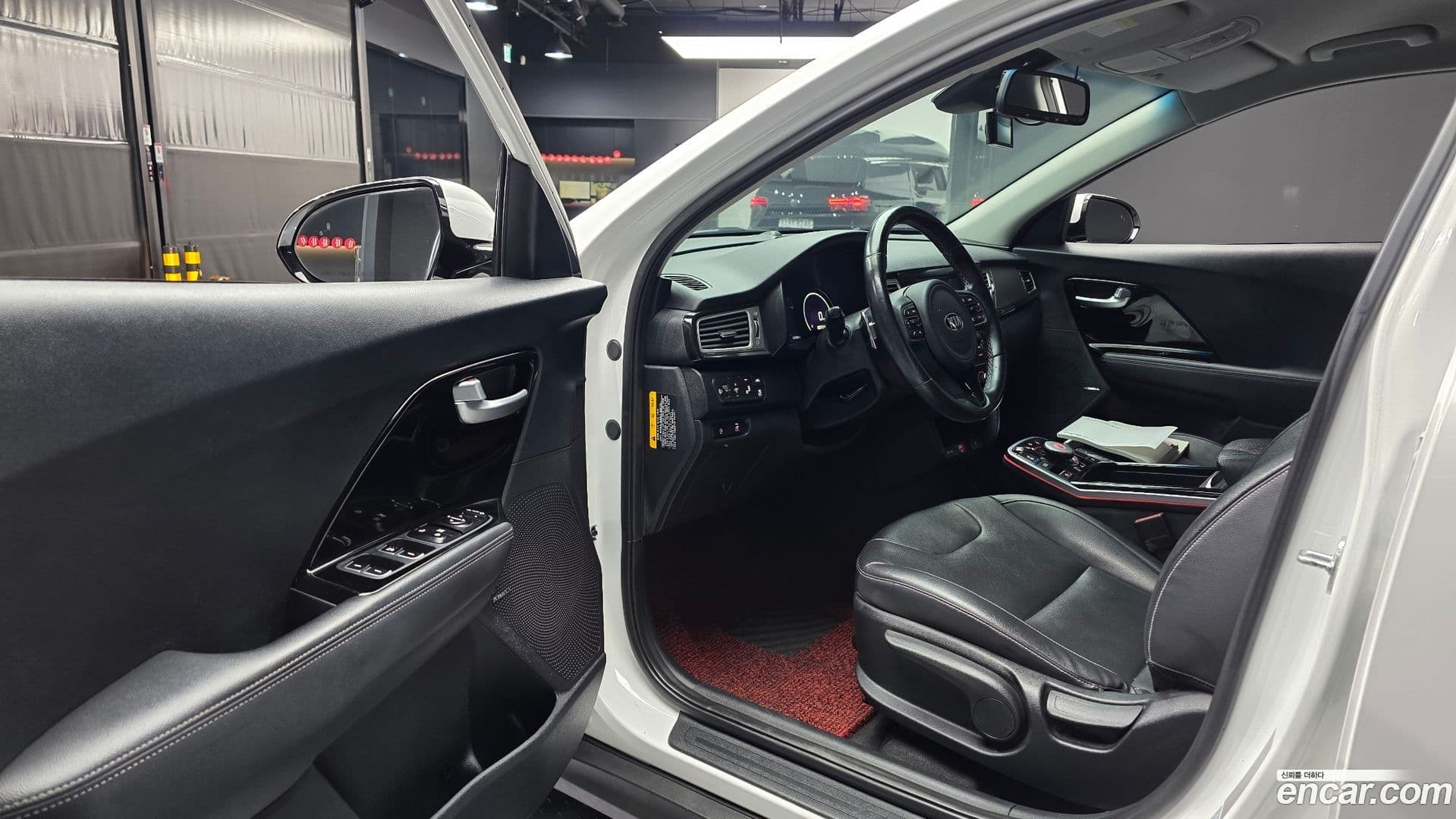 Main__Slider__Photo:Niro Kia 2019.5-9