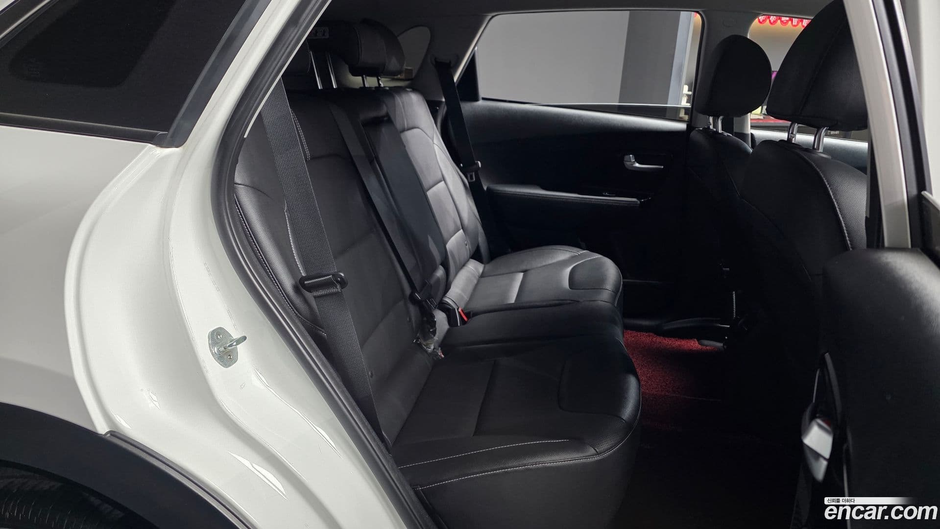 Main__Slider__Photo:Niro Kia 2019.5-11