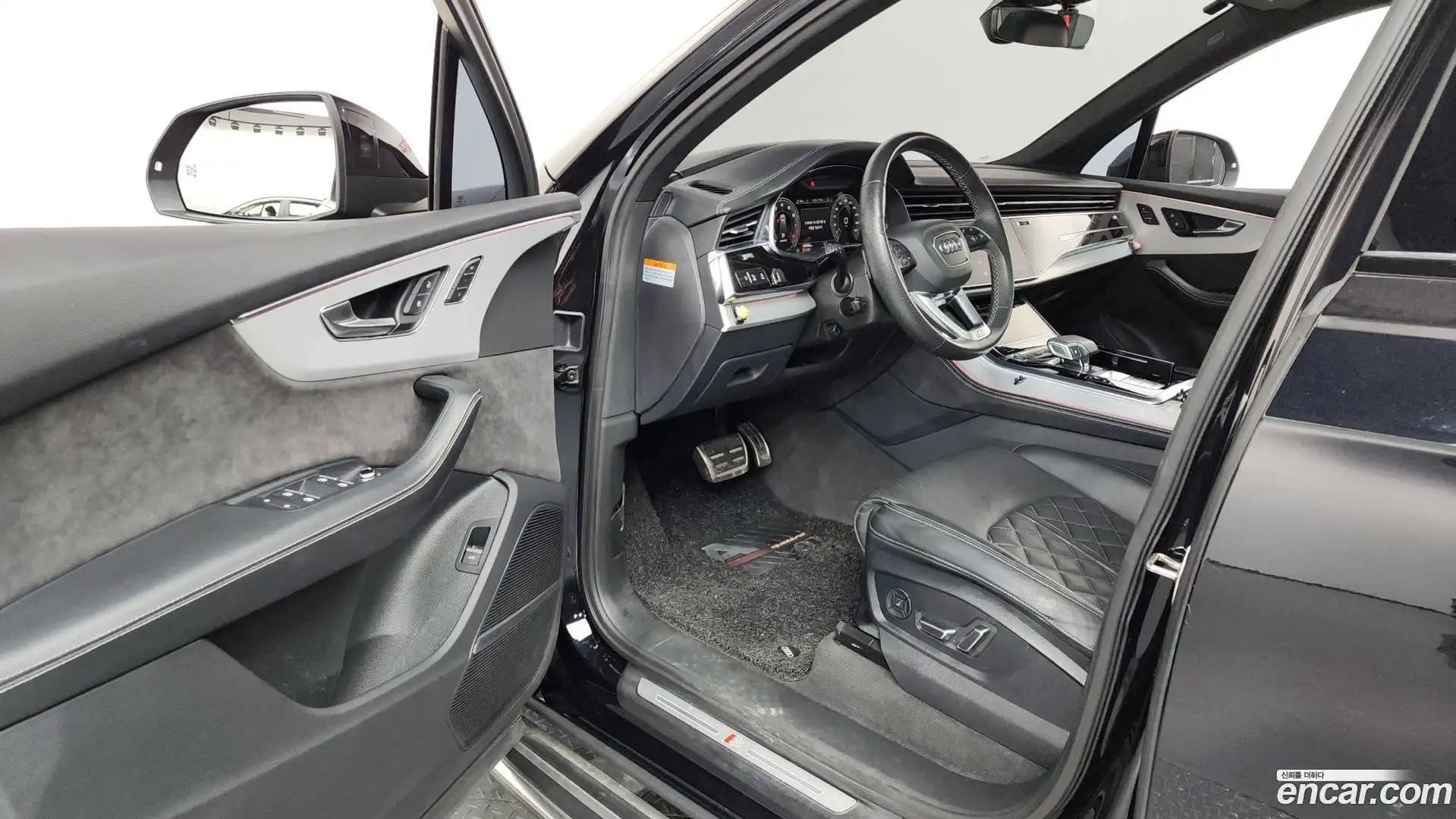 Q7 Audi 2021.1-INNER-010