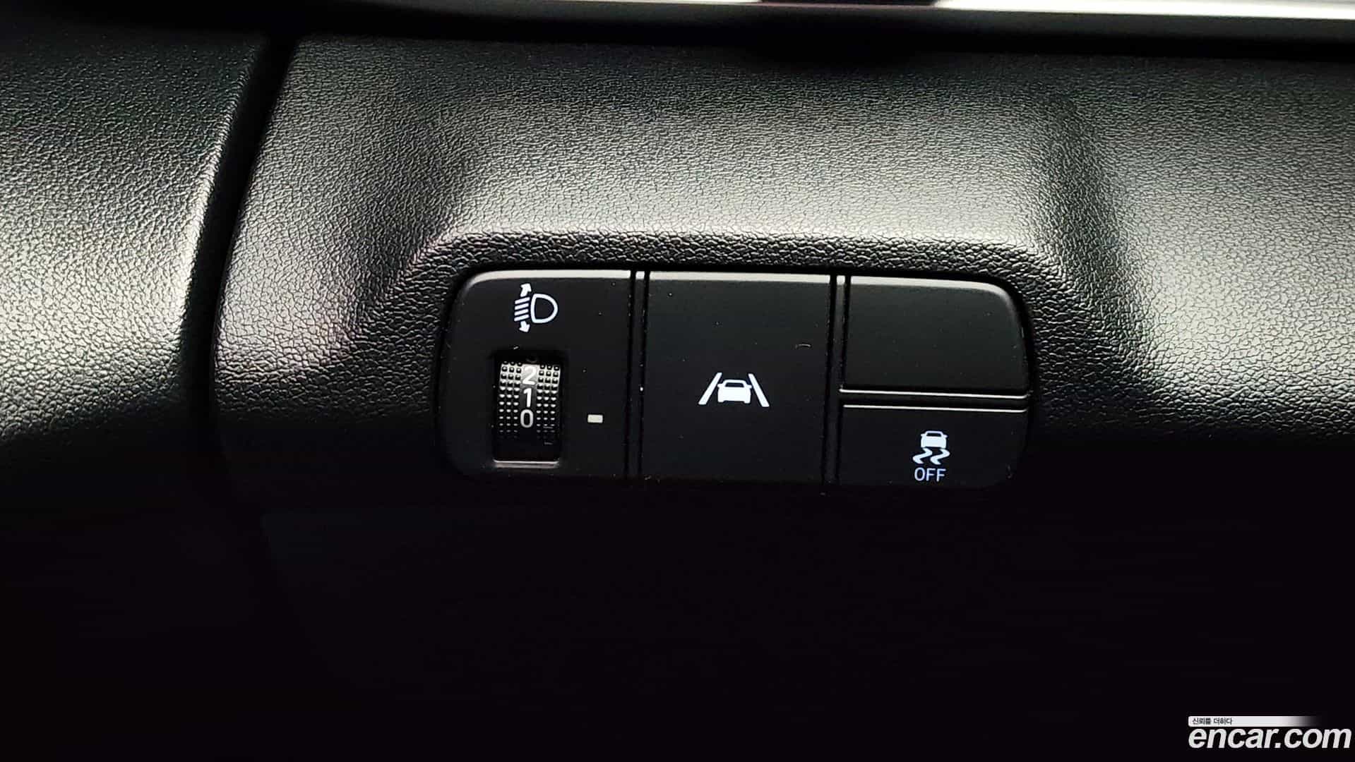AVANTE Hyundai 2020.6-OPTION-040