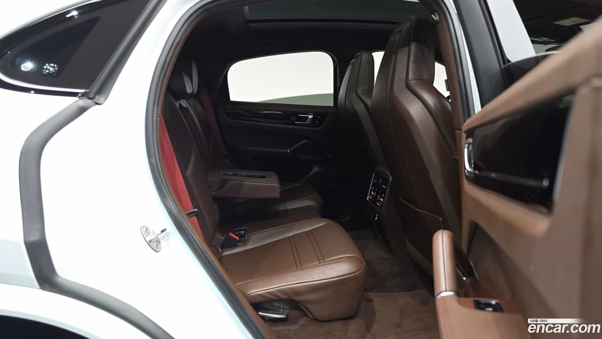 Cayenne Porsche 2021.2-OPTION-016