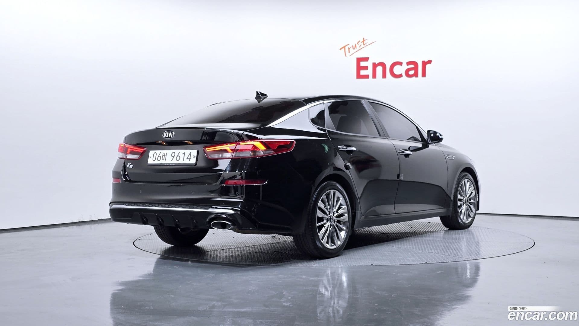 Main__Slider__Photo:K5 Kia 2018.1-1