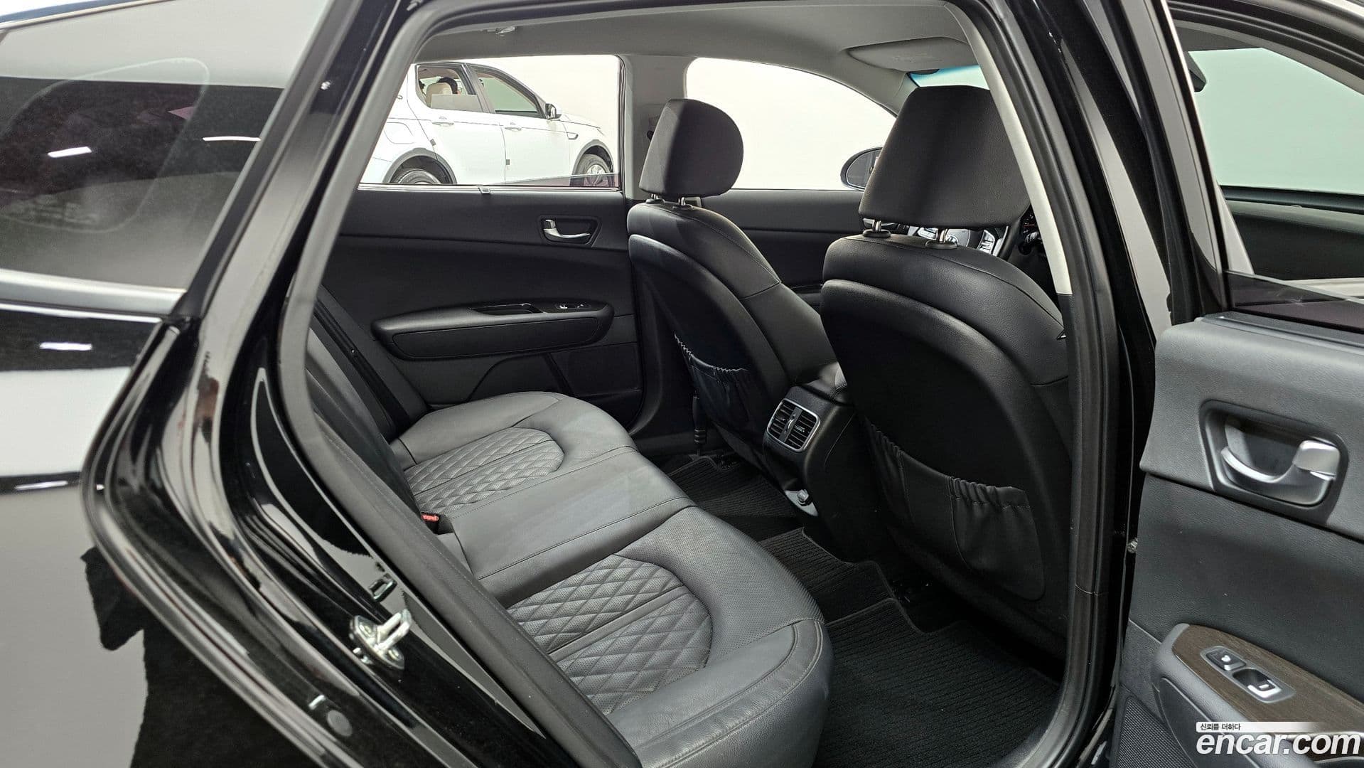Main__Slider__Photo:K5 Kia 2018.1-10