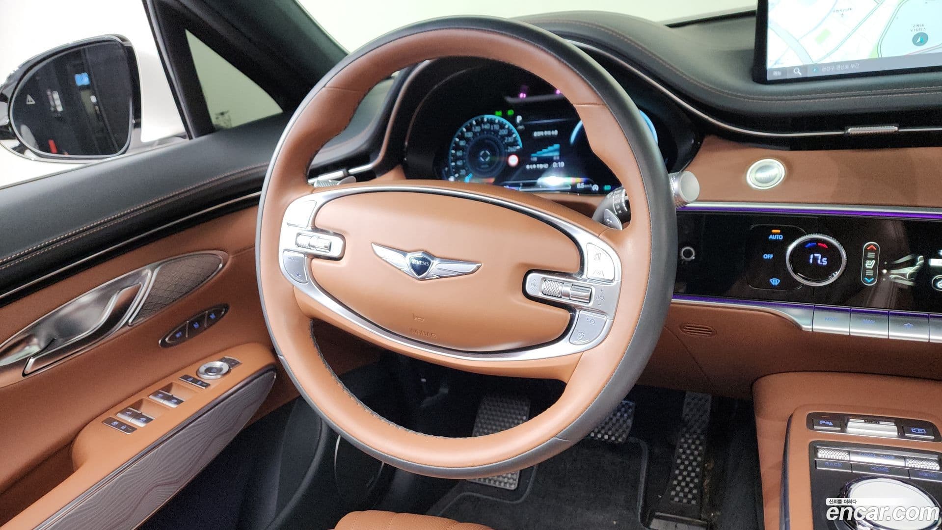 Main__Slider__Photo:GV70 Genesis 2023.5-12