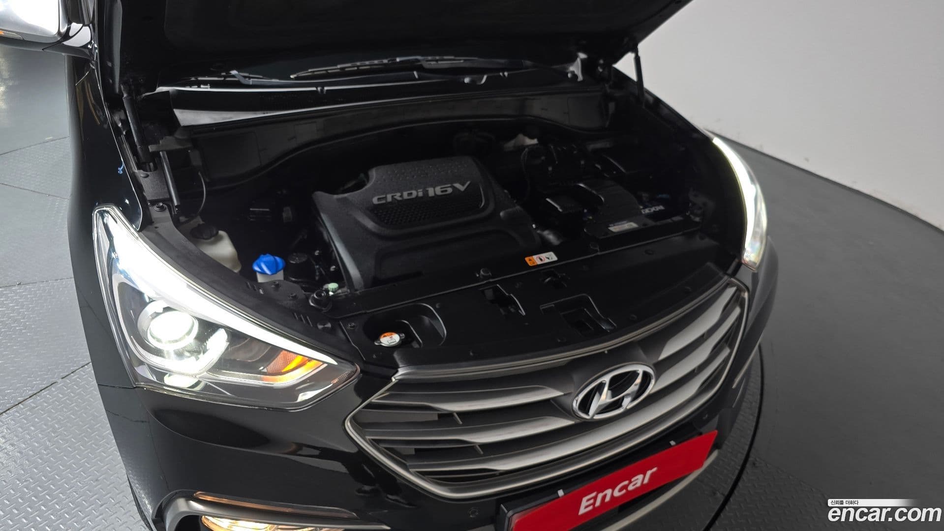 Main__Slider__Photo:Santafe Hyundai 2016.8-5