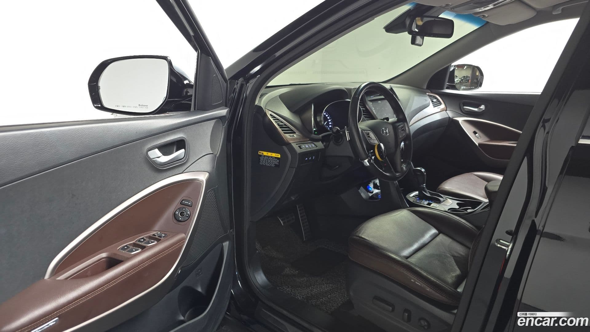 Main__Slider__Photo:Santafe Hyundai 2016.8-9