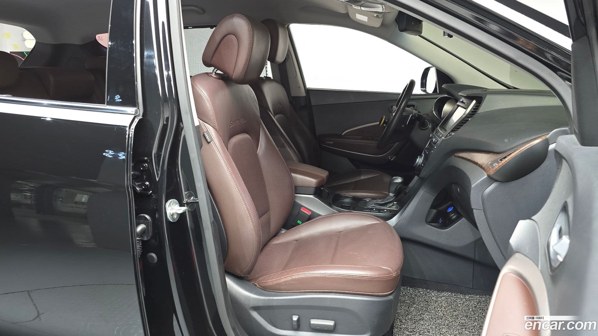 Main__Slider__Photo:Santafe Hyundai 2016.8-10