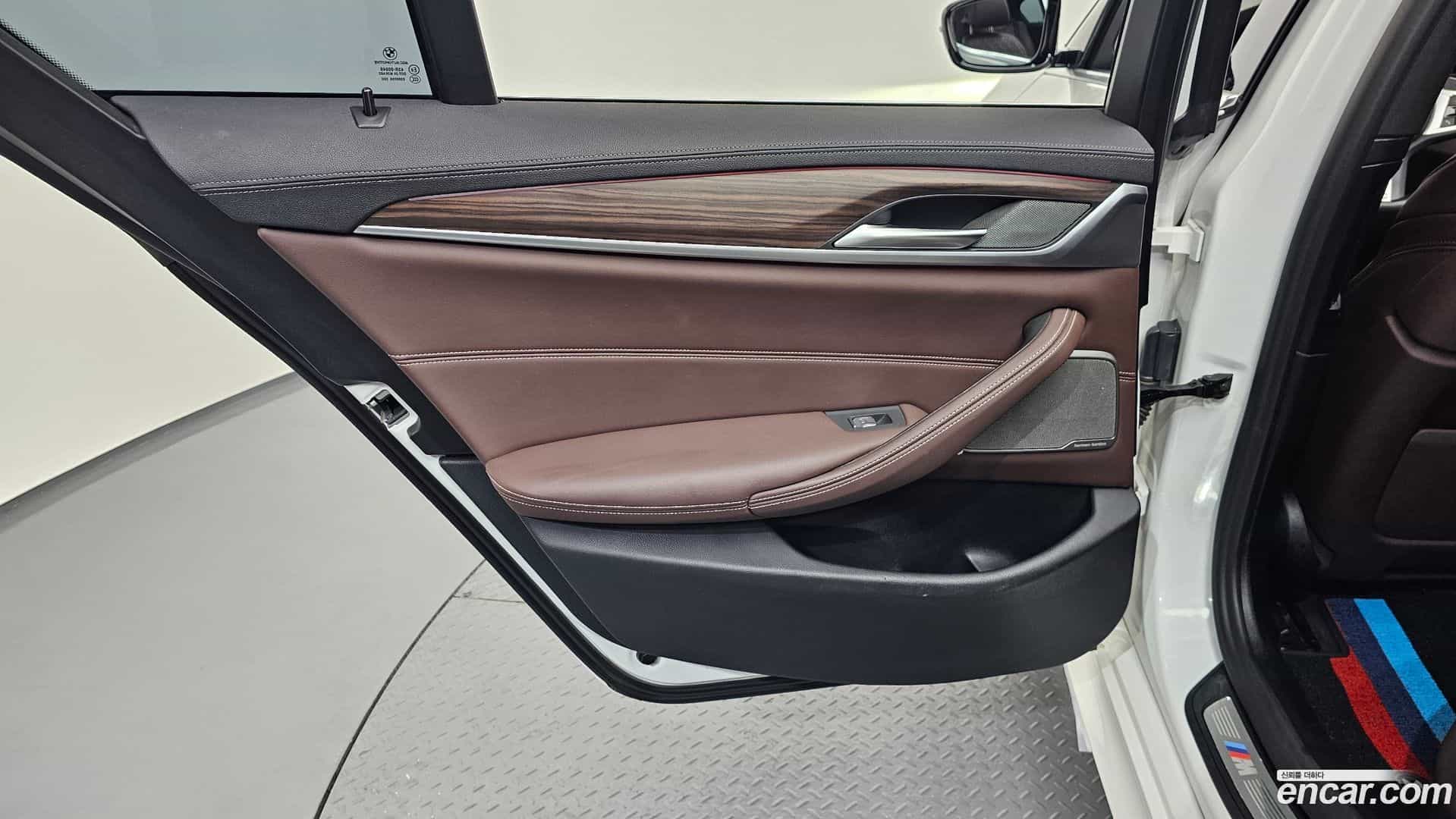 5-Series BMW 2021.0-INNER-035