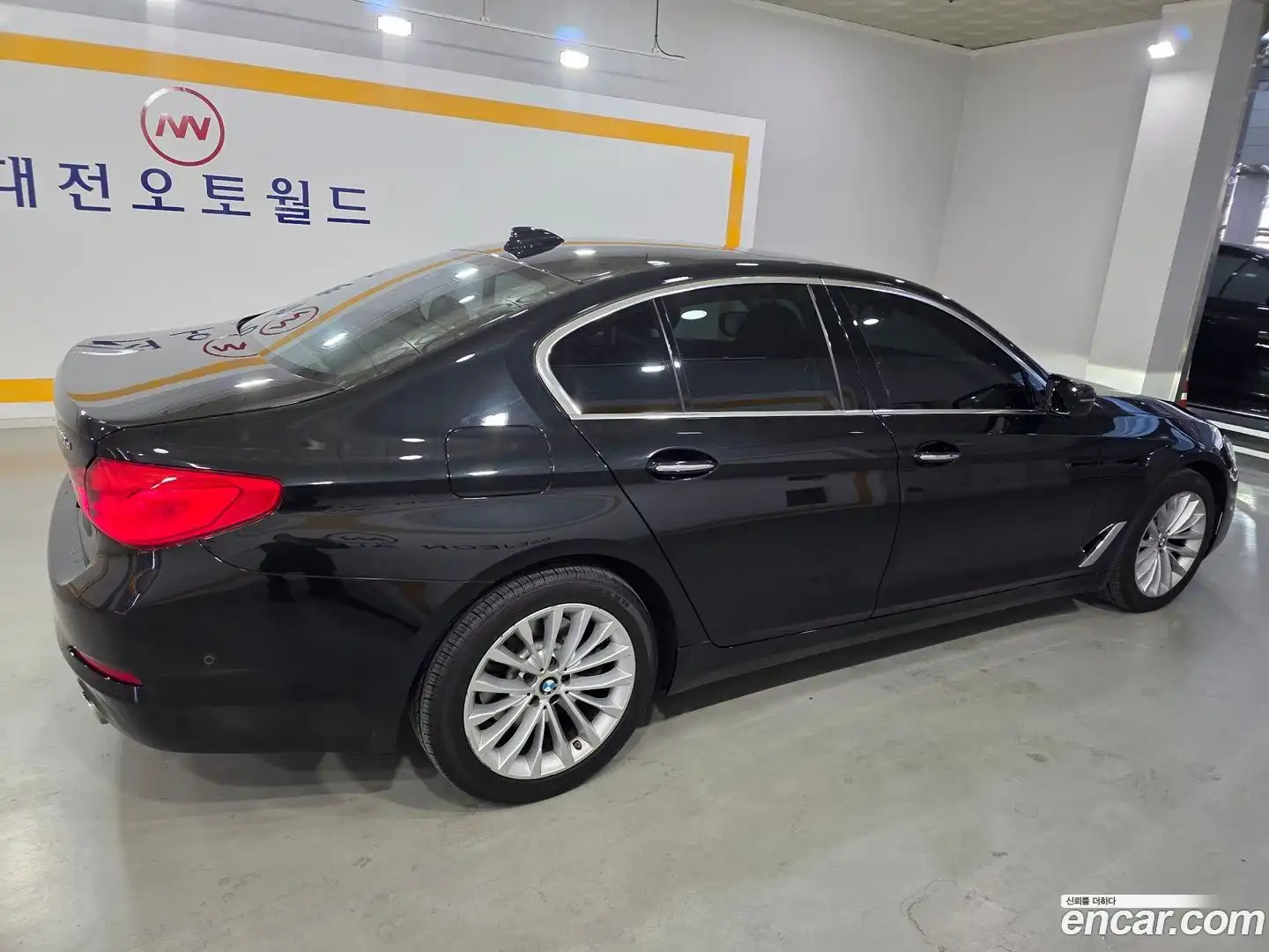 5-Series BMW 2018.4-OUTER-006
