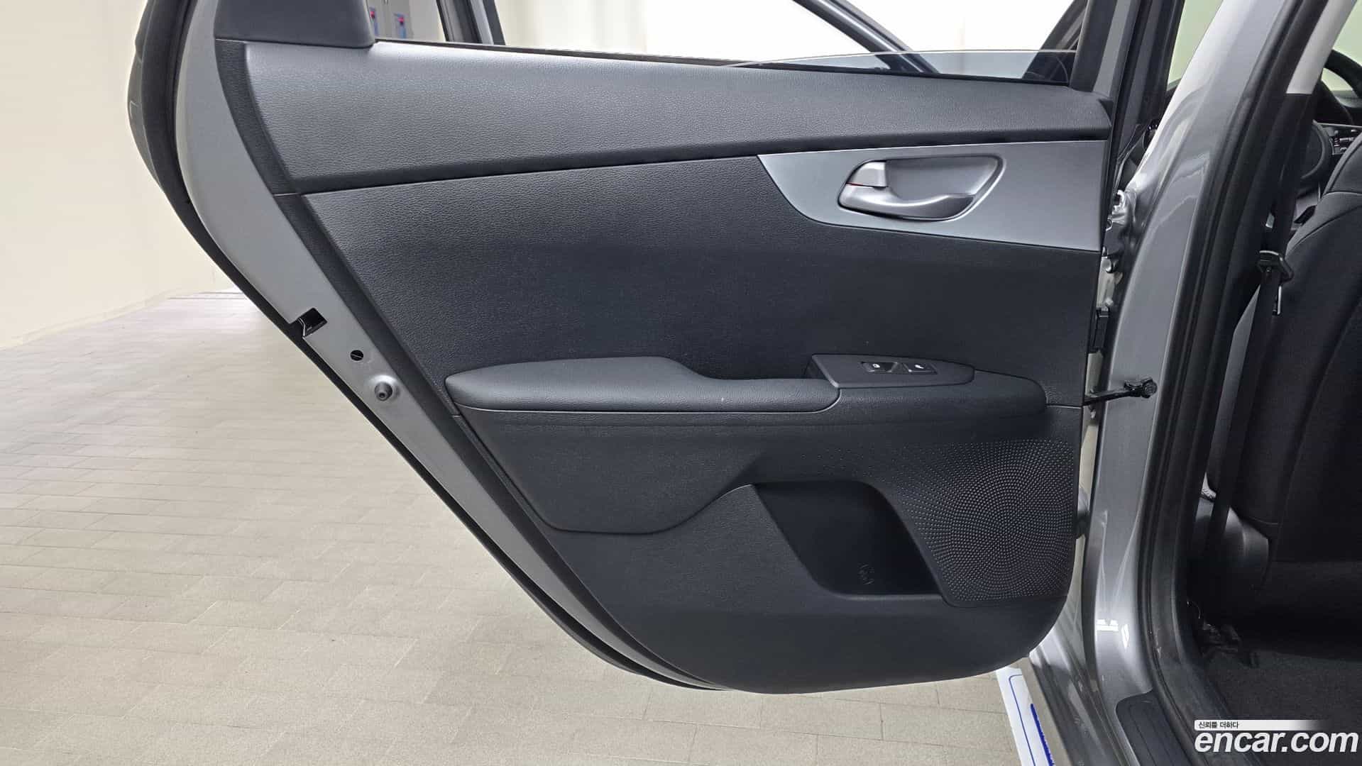 K3 Kia 2023.1-INNER-035