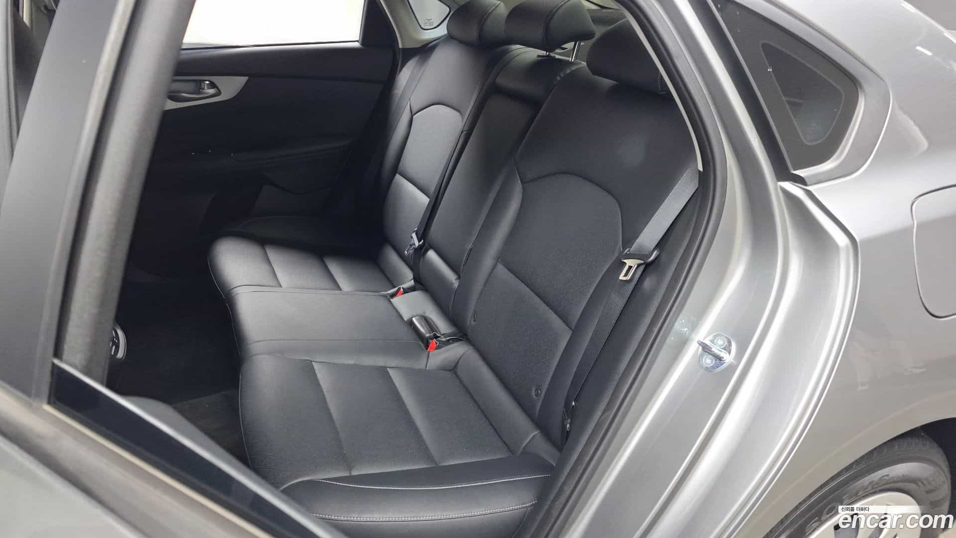 K3 Kia 2023.1-INNER-036