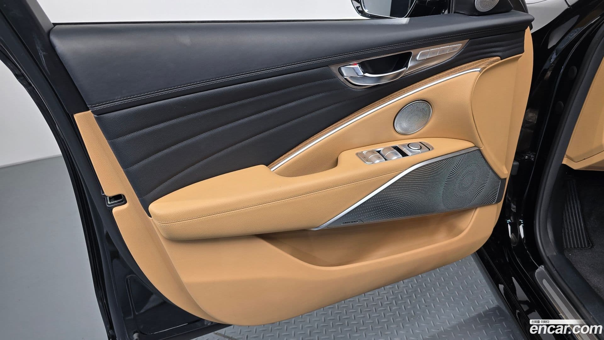Main__Slider__Photo:K9 Kia 2021.7-23