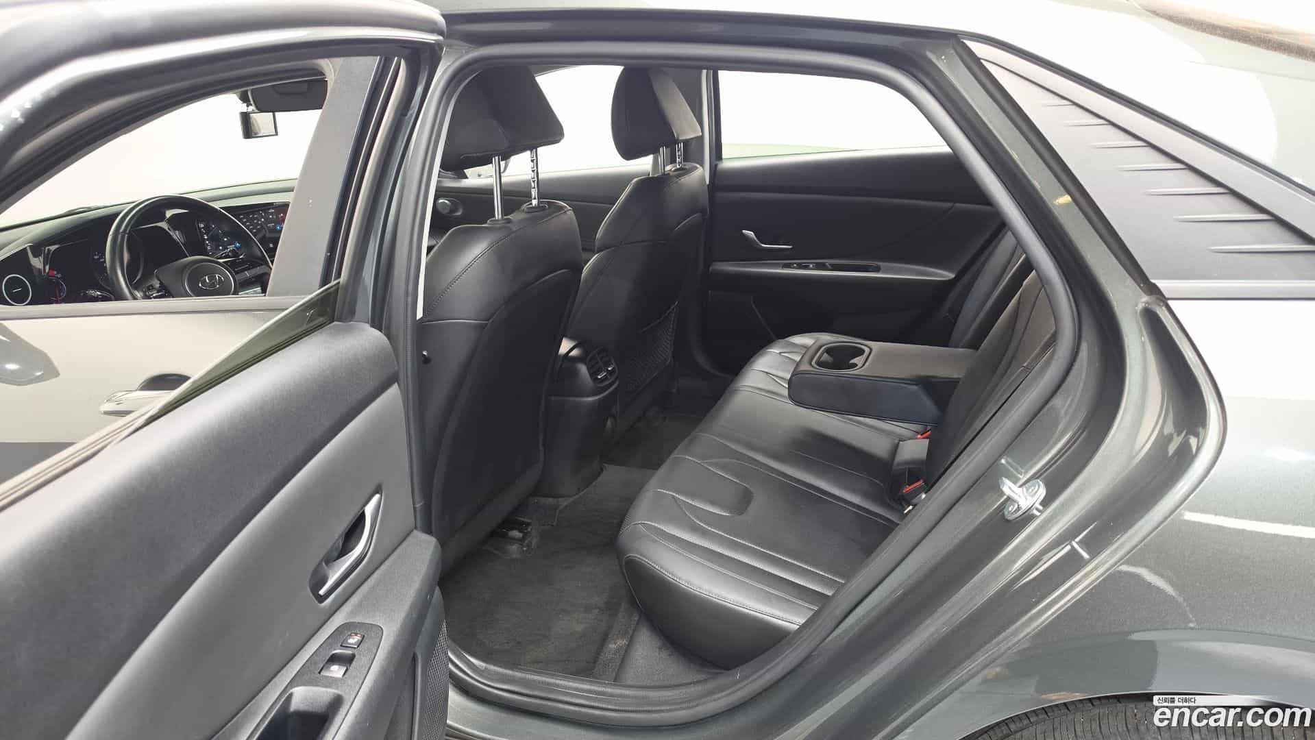 AVANTE Hyundai 2020.6-OPTION-016