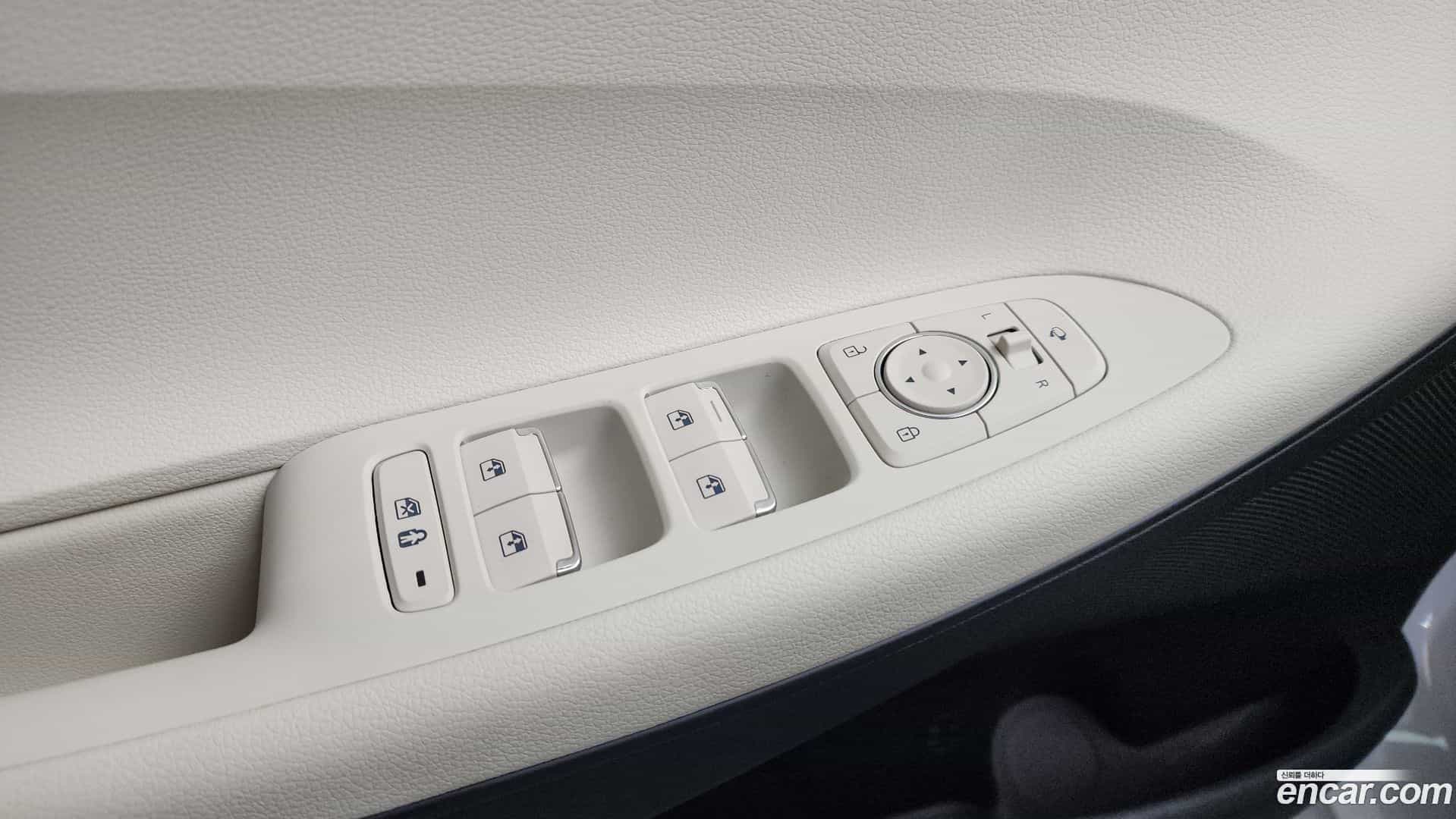 Grandeur Hyundai 2022.6-OPTION-043
