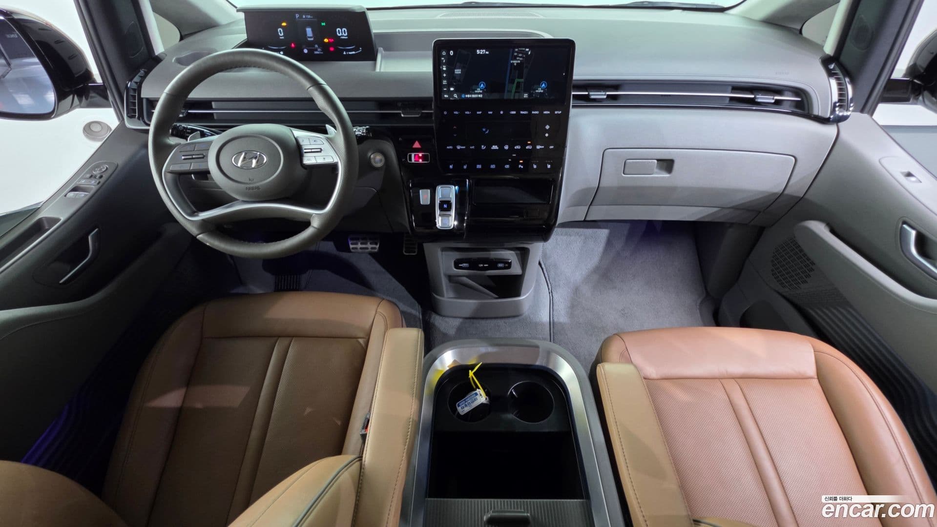 Main__Slider__Photo:Staria Hyundai 2024.2-6