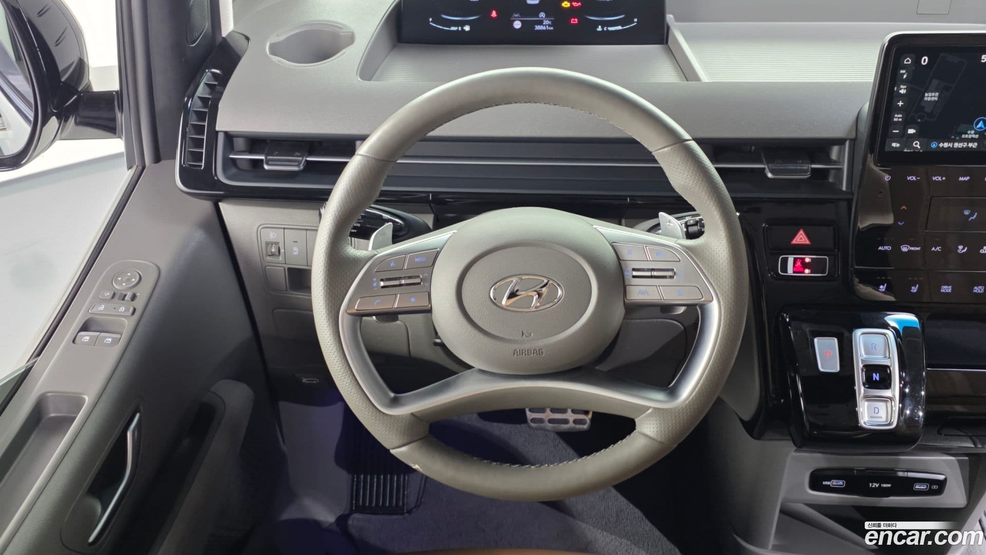 Main__Slider__Photo:Staria Hyundai 2024.2-12