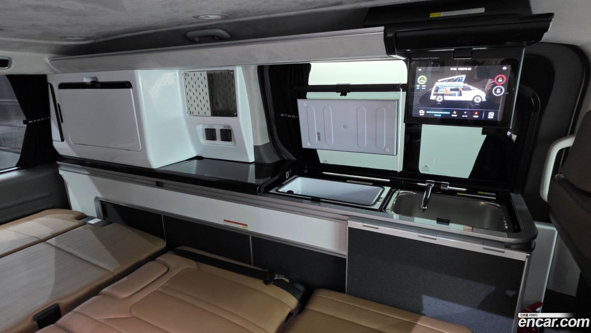 Main__Slider__Photo:Staria Hyundai 2024.2-25