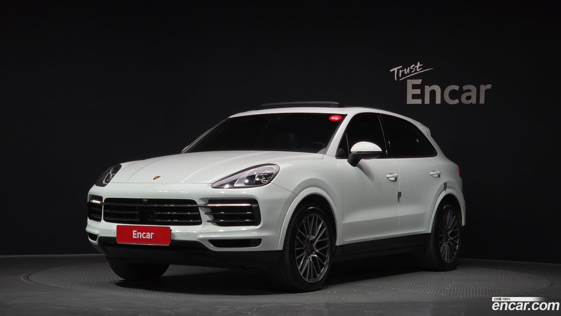 Main__Slider__Photo:Cayenne Porsche 2022.10-0