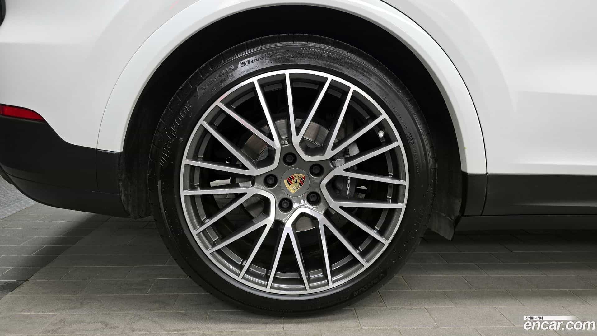 Cayenne Porsche 2022.10-OUTER-005