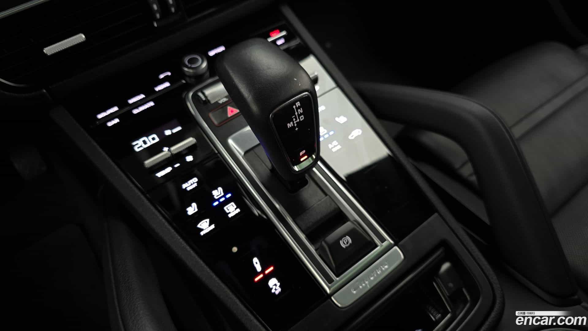 Cayenne Porsche 2022.10-INNER-009